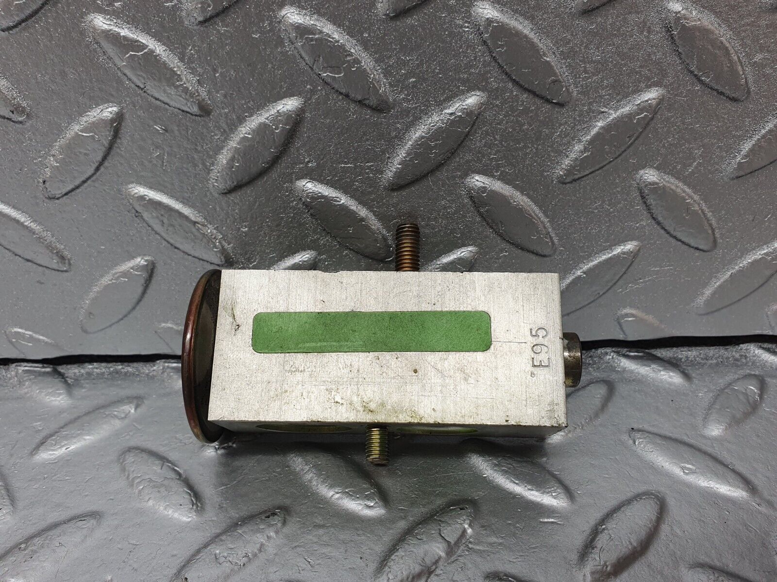 42383 Mercedes-Benz R129 320SL Coupe Air Condition Expansion Valve 1248300084