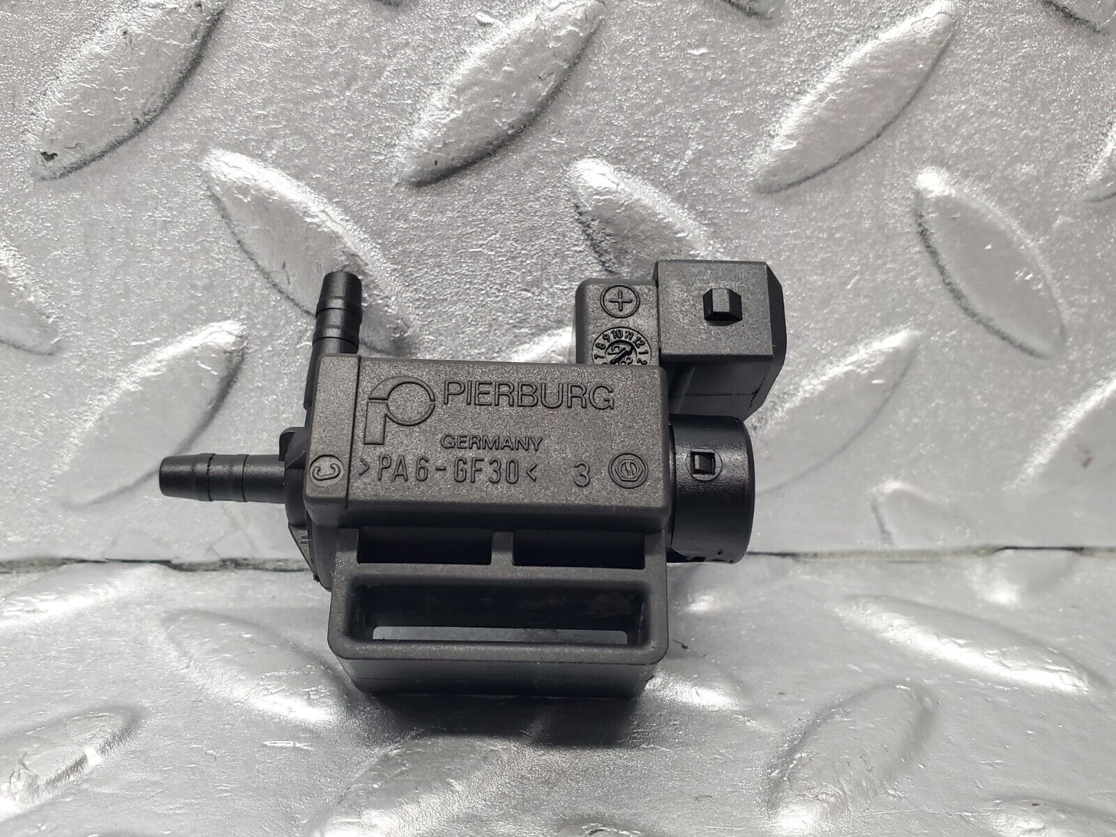 46790 Mercedes-Benz R129 320SL Coupe Vacuum Valve Pierburg 0025401897