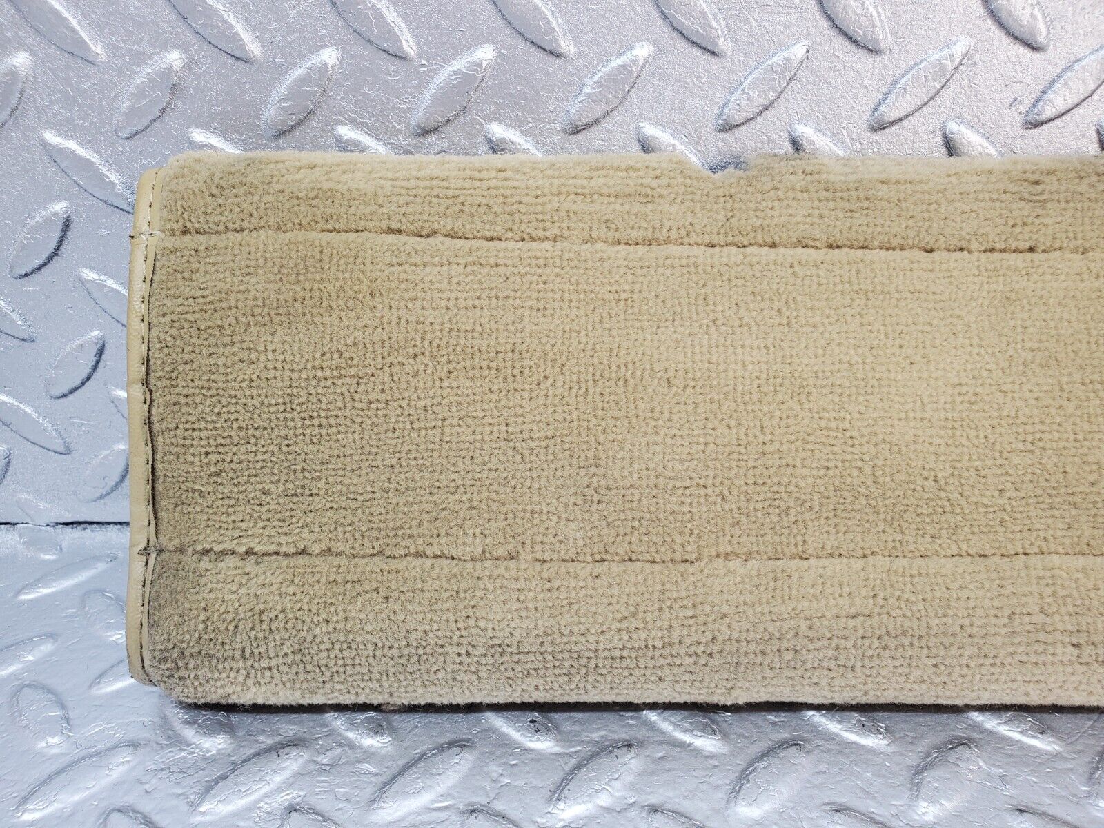 45695 Mercedes-Benz W126 420SE Front Right Seat Under Cover Beige