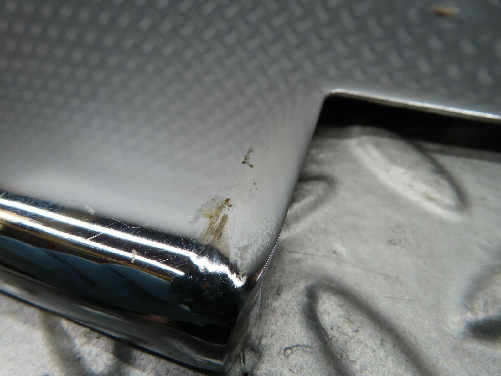 15620 Mercedes-Benz R107 450SL Left Door Chrome Trim