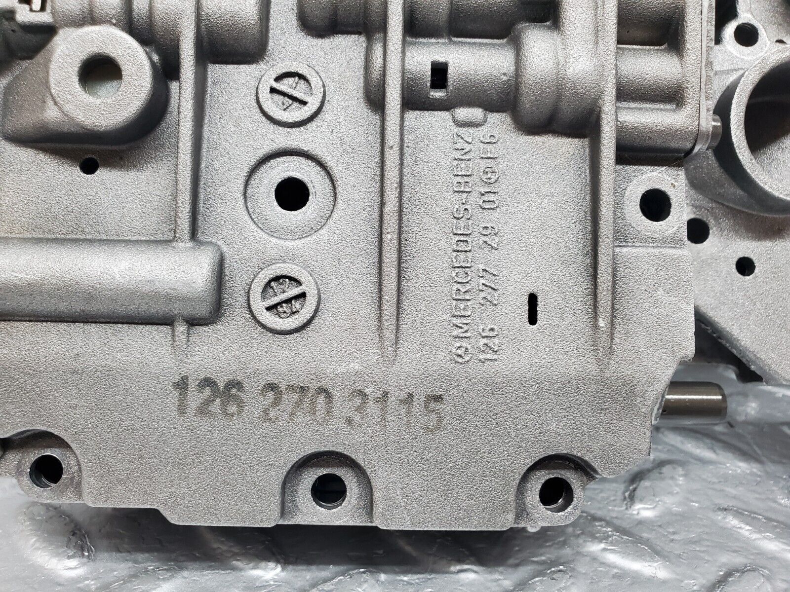 44575 Mercedes-Benz W123 280E Automatic Gearbox Valve Body 722.309 1262703115 1262772901