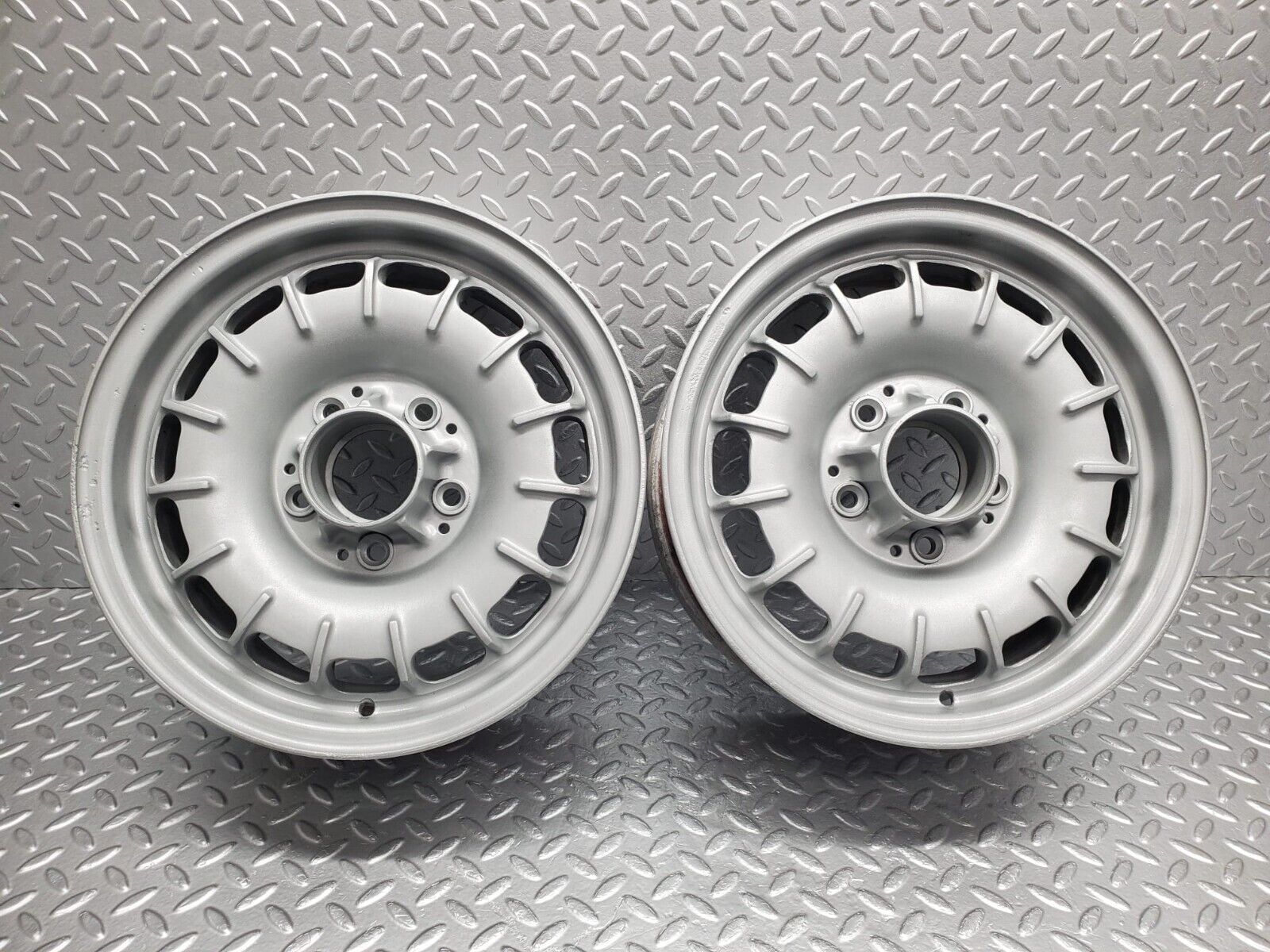 46812 Mercedes-Benz Alloy Wheel Set Mexican Hat 6Jx14H2 ET30 1084000902