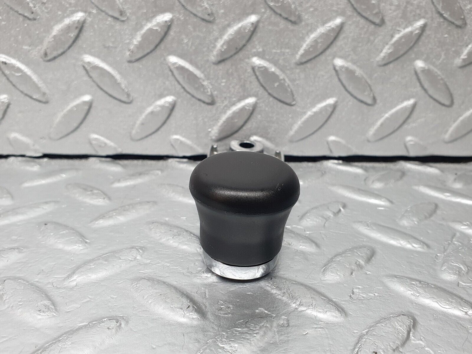 44063 Mercedes-Benz C123 230CE Coupe Rear Window Lifter Crank Handle