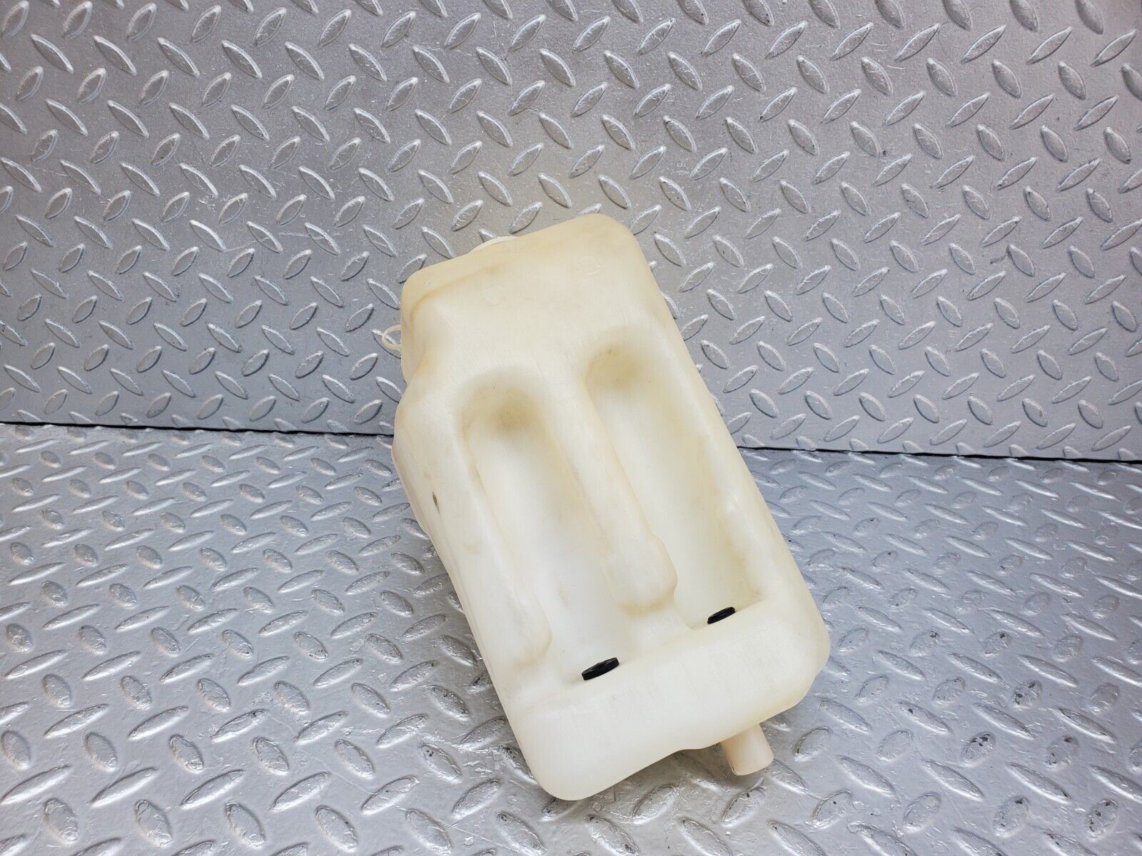 44769 Mercedes-Benz W124 220E Windscreen Washer Fluid Reservoir 1248691020 1248690272 1295400217