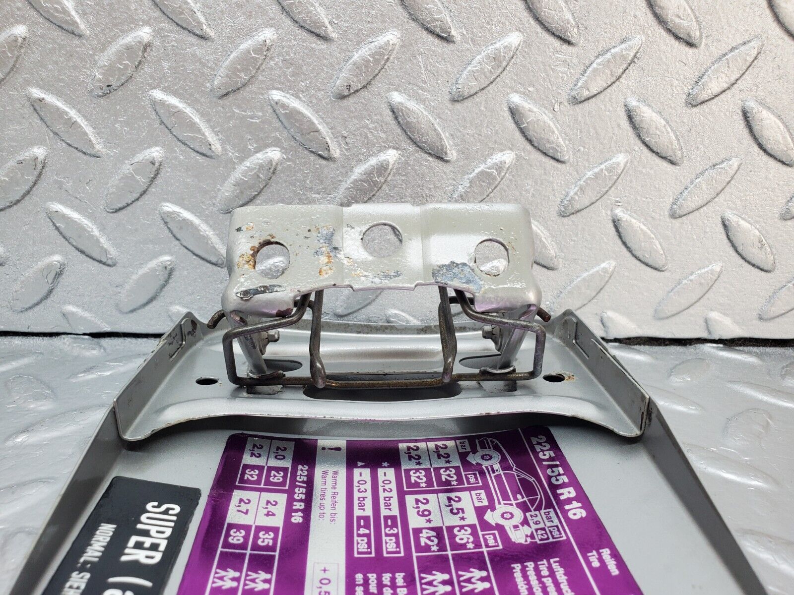 45032 Mercedes-Benz R129 300SL Coupe Fuel Tank Flap Cap 1295840939