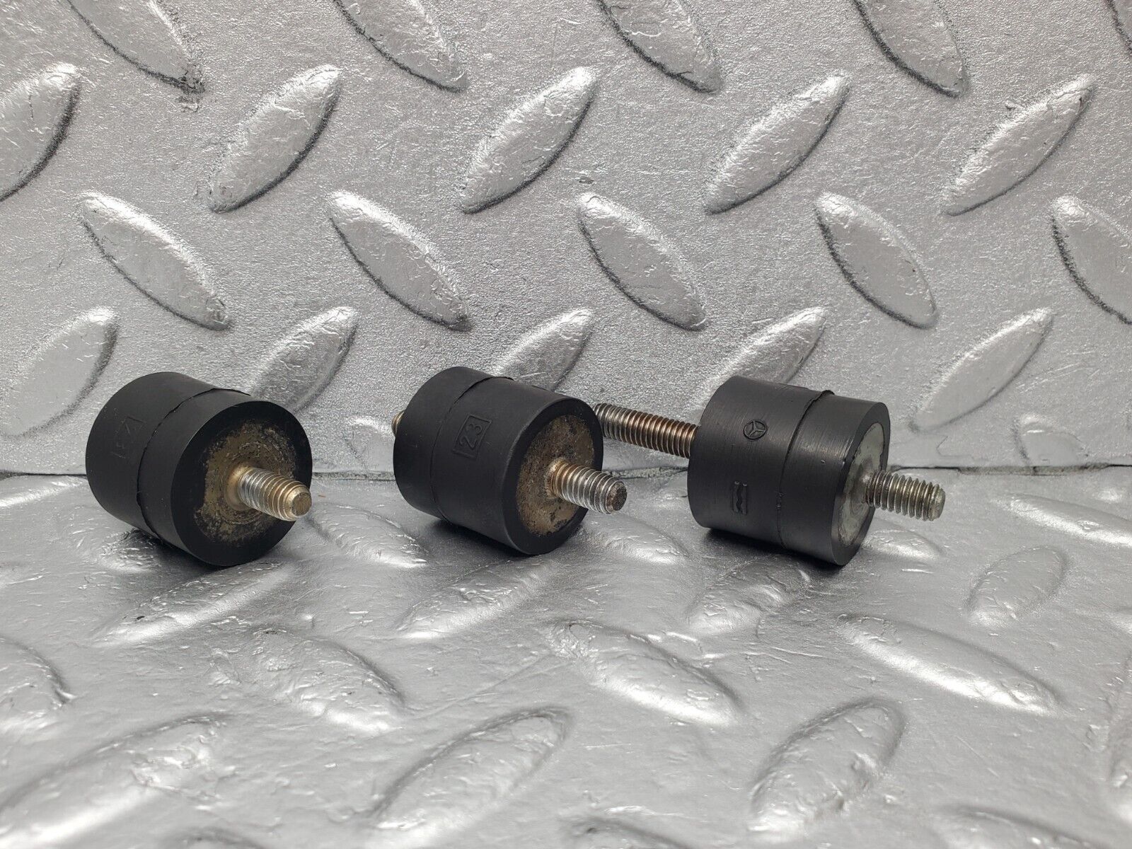 46321 Mercedes-Benz W123 230E Air Filter Box Housing Holder 3X