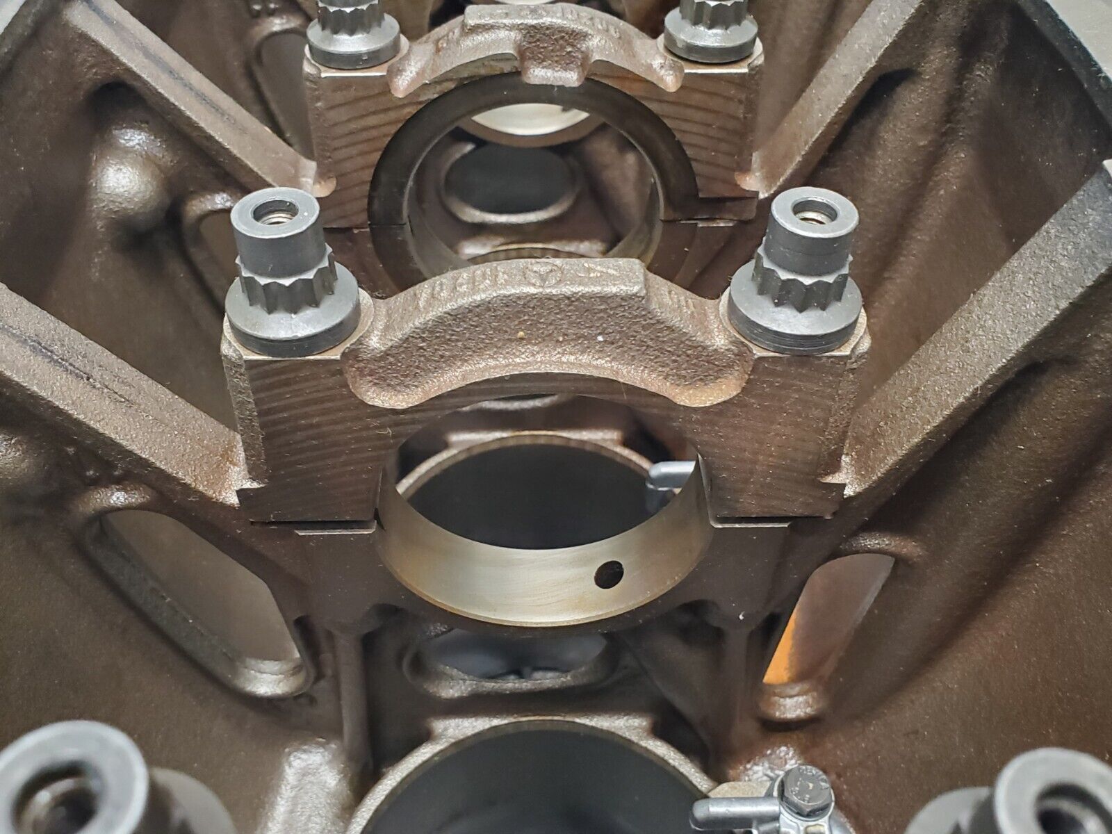 46315 Mercedes-Benz W124 280E Engine Block 104.942 1040111201