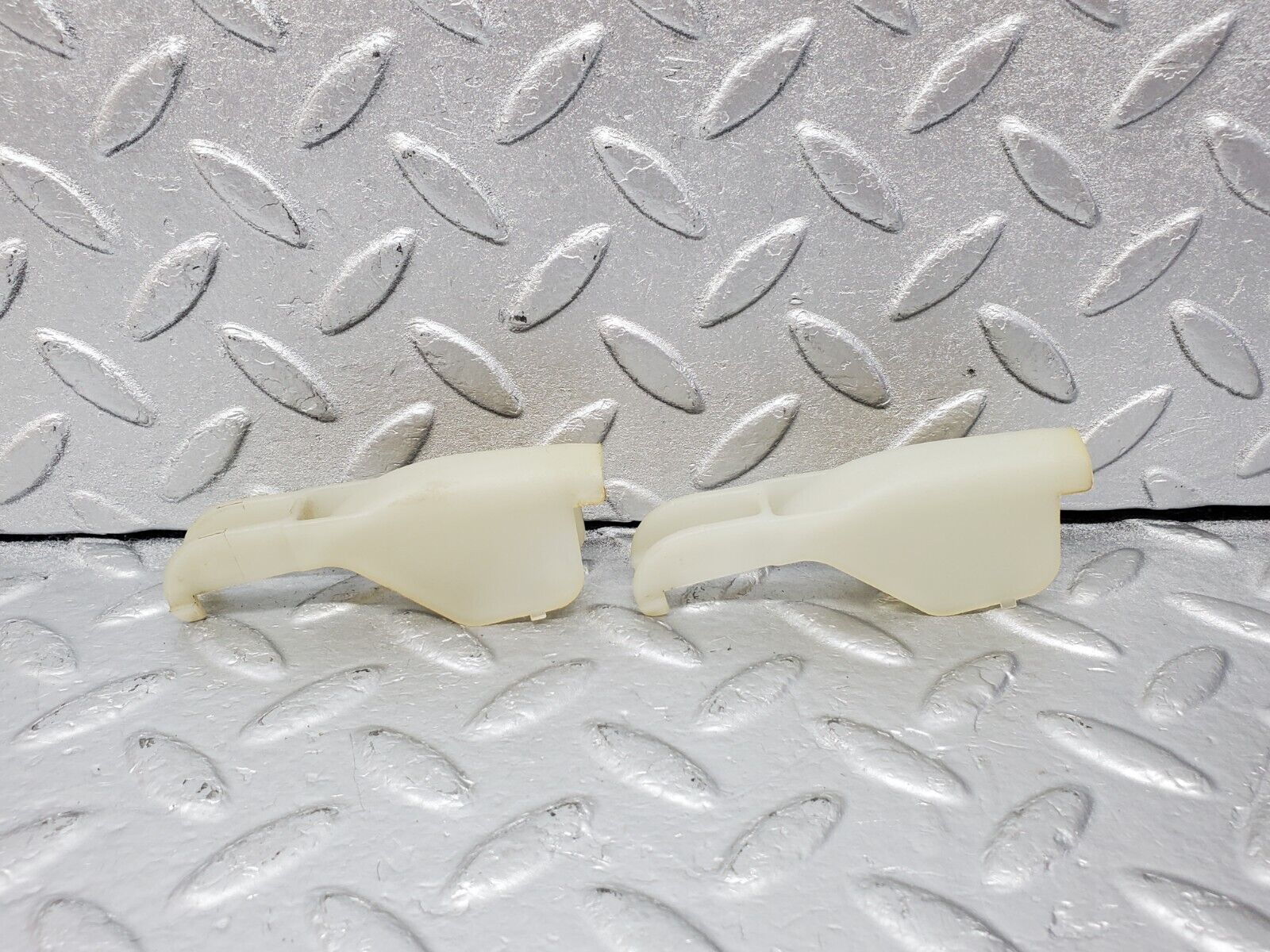 45592 Mercedes-Benz W126 420SE Rear Door Lock Vacuum Actuator Cover 1267660018