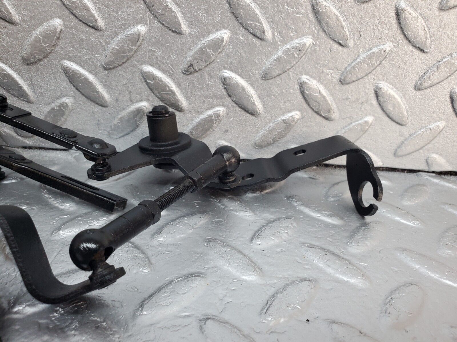 45411 Mercedes-Benz 280E M110.983 Throttle Linkage 0025450114