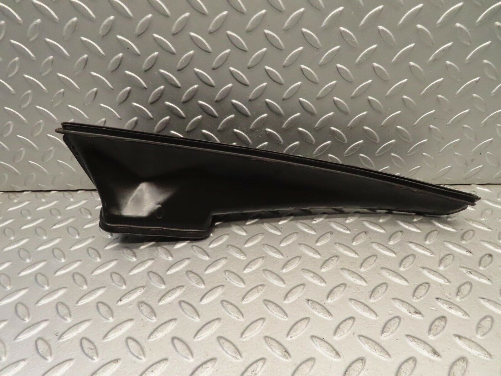 11801 Mercedes-Benz R107 450SL Dashboard Air Vent Right