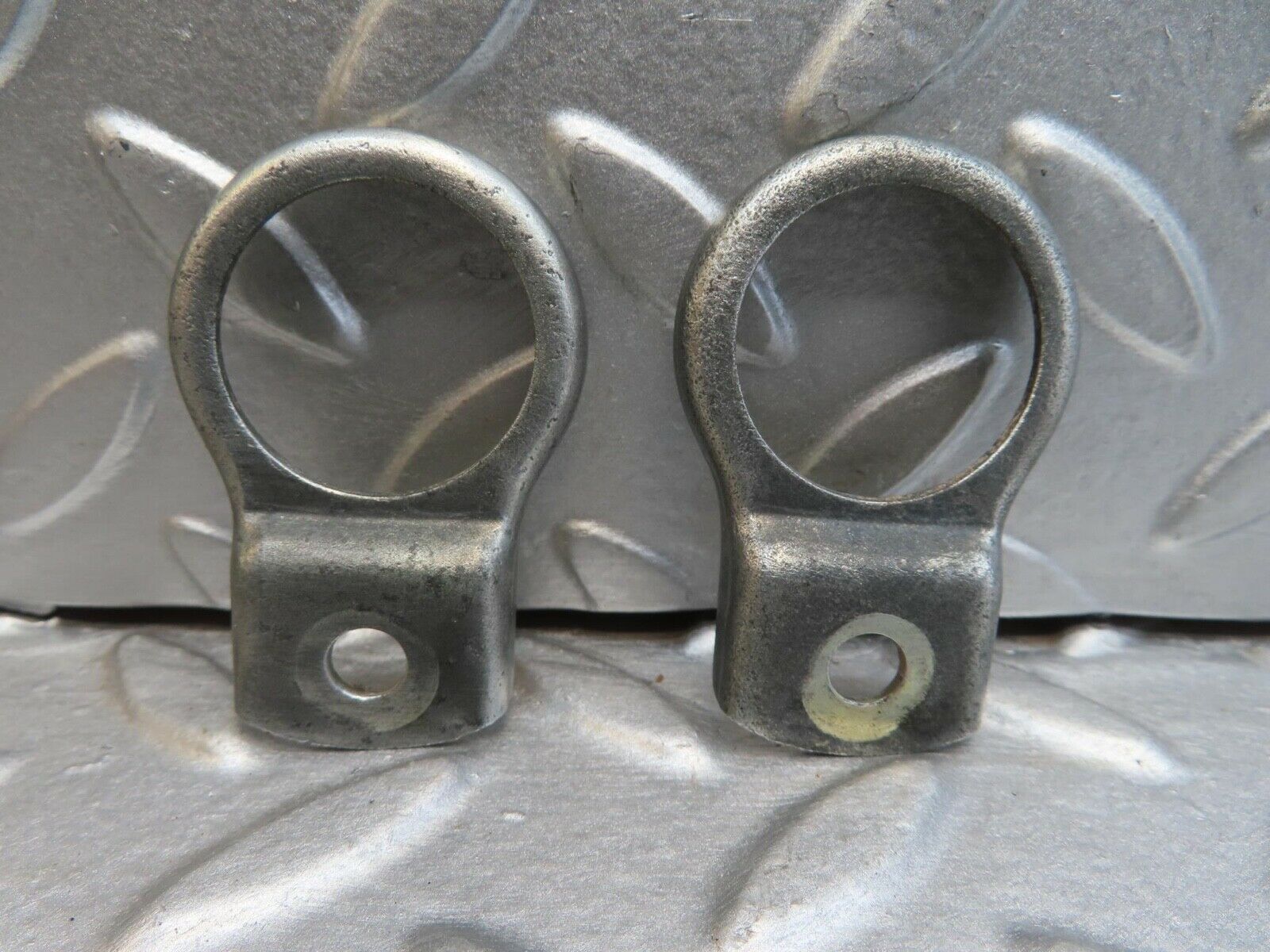 13757 Mercedes-Benz R107 450SL Fuel Injector Bracket