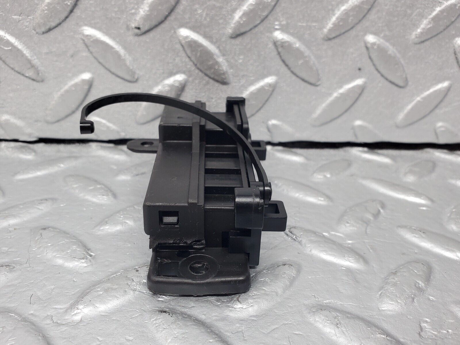 45591 Mercedes-Benz W126 420SE Diagnostic Connector 1265459740