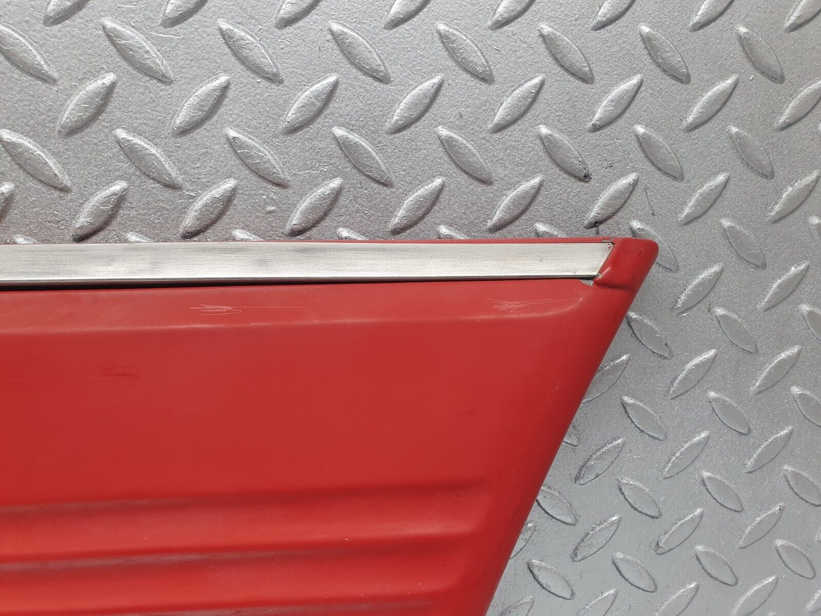 43491 Mercedes-Benz C126 380SEC Coupe Front Right Fender Wing Lower Moulding Trim