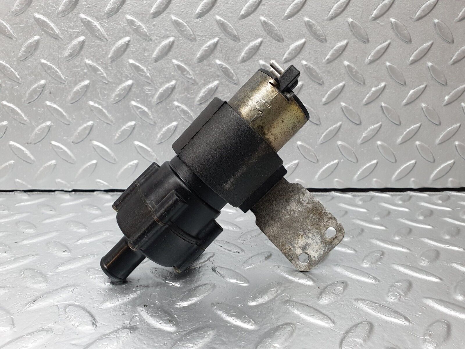 41821 Mercedes-Benz W202 C200 Auxiliary Heating Water Pump 0018351164