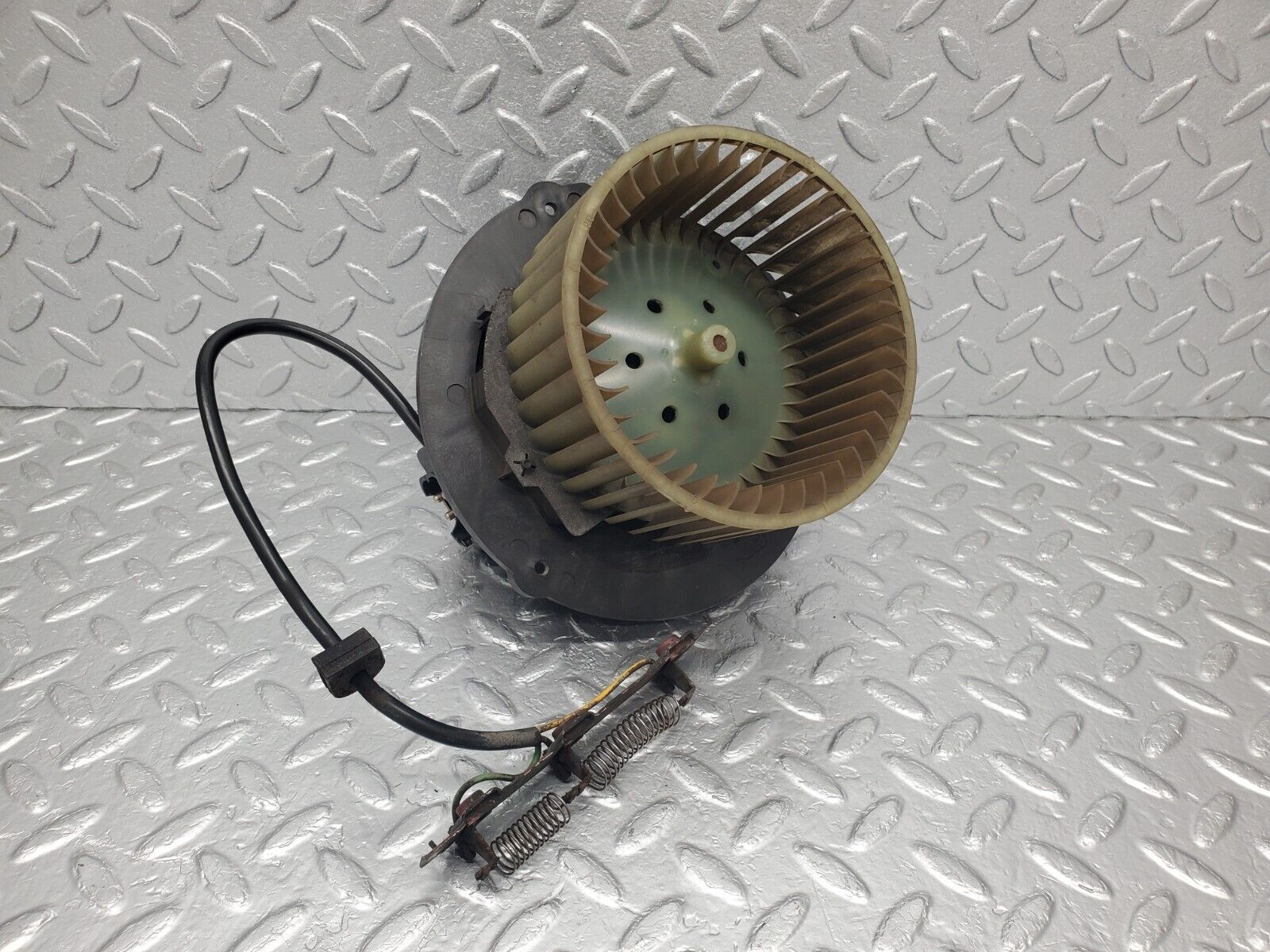 46076 Mercedes-Benz S123 200T Wagon Heater Blower Motor Siemens