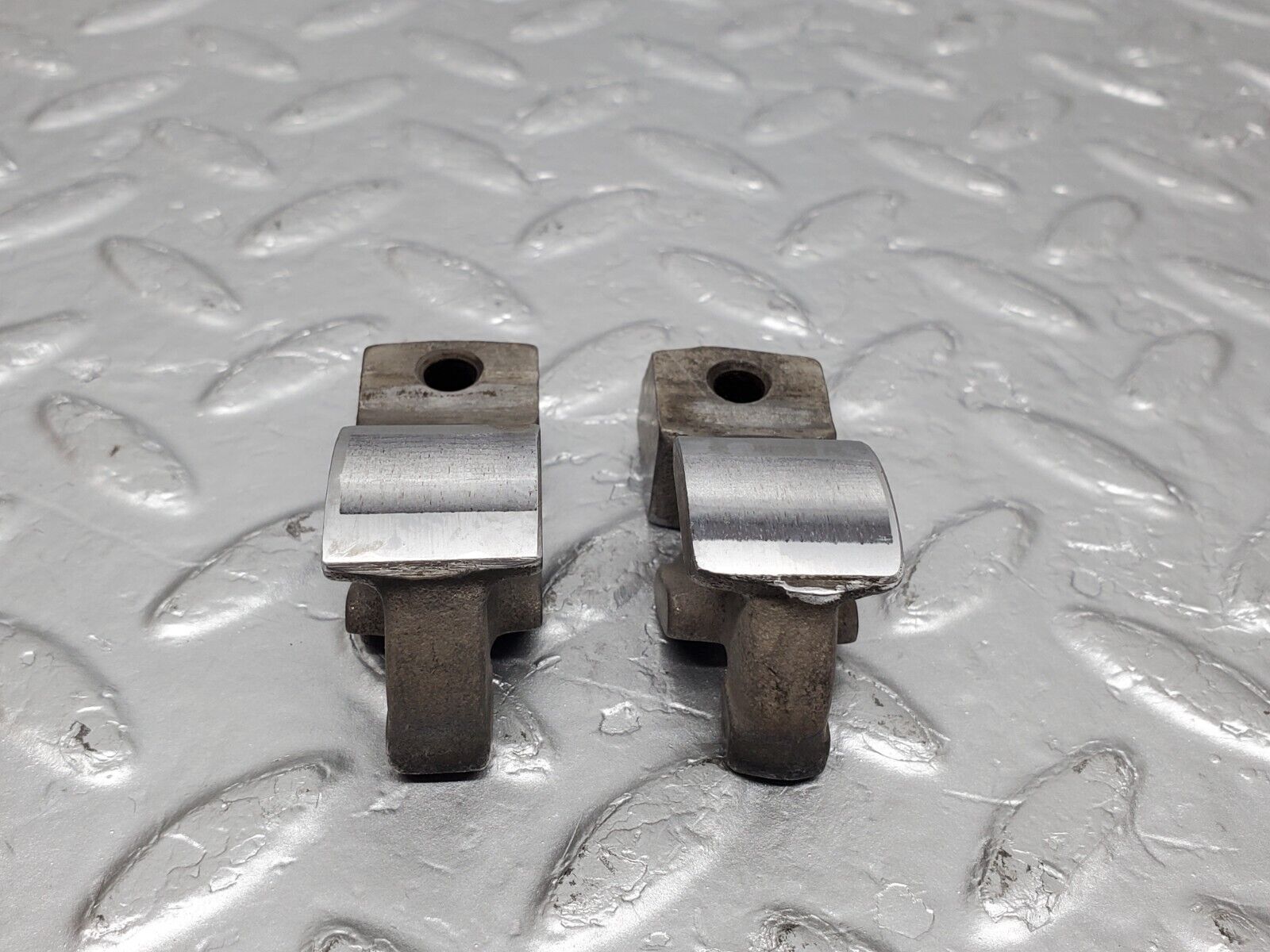 45478 Mercedes-Benz 280E M110.988 Valve Rocker Arm With Retaining Spring