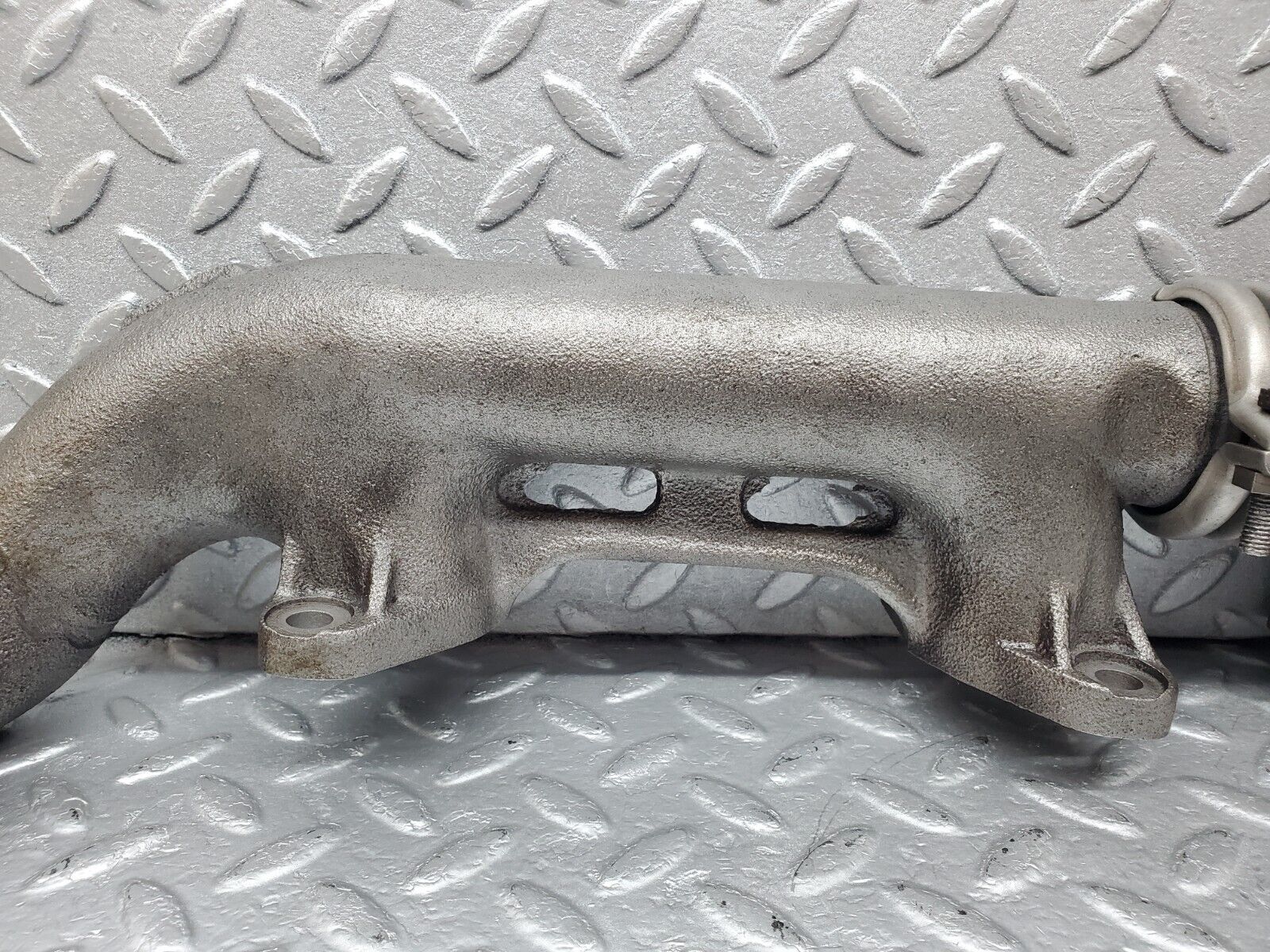 45918 Mercedes-Benz W126 420SE Exhaust Manifold Right 1161422402 1161420602