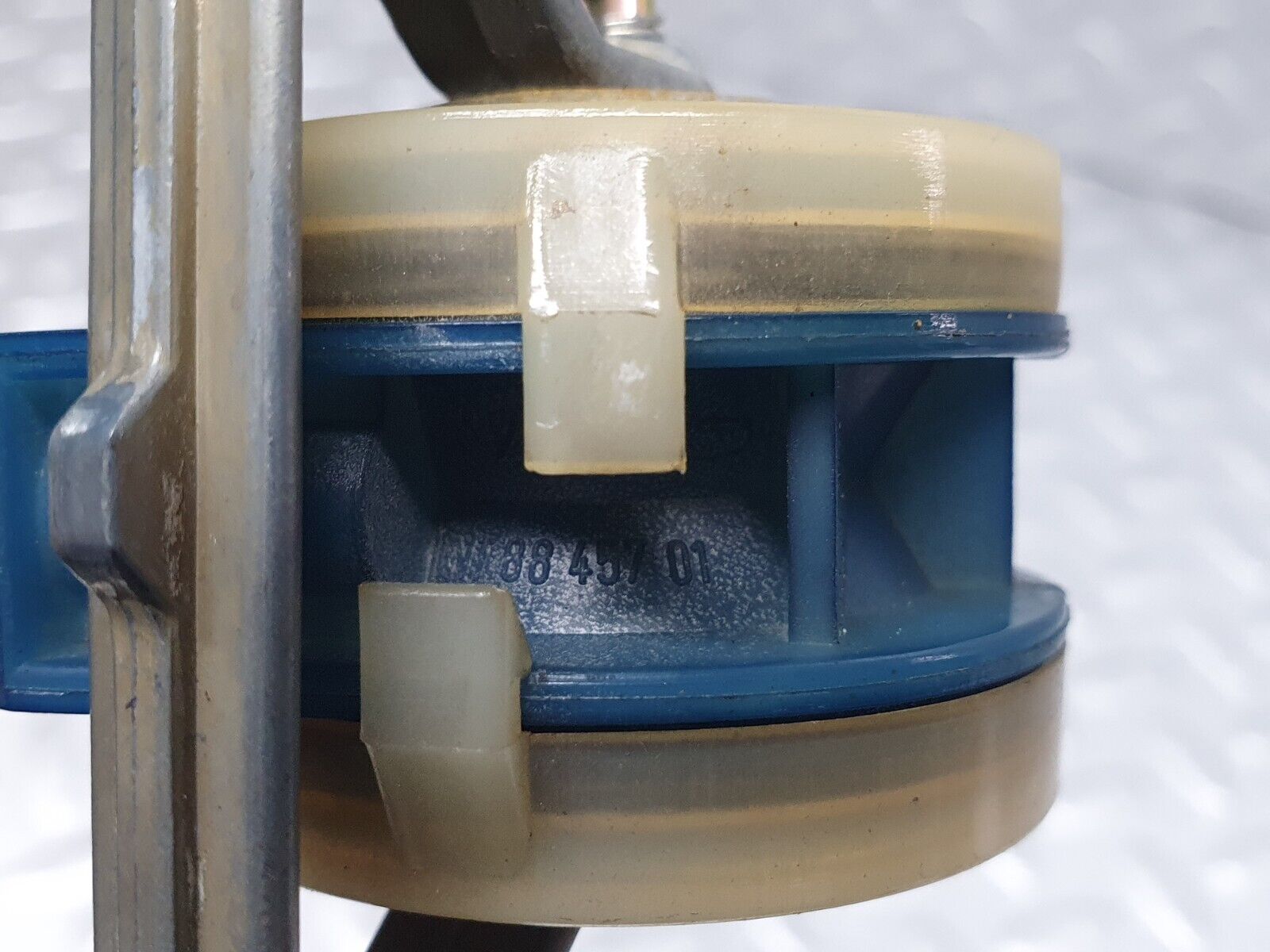 43100 Mercedes-Benz C107 350SLC Coupe Trunk Lock Vacuum Actuator NT8845701