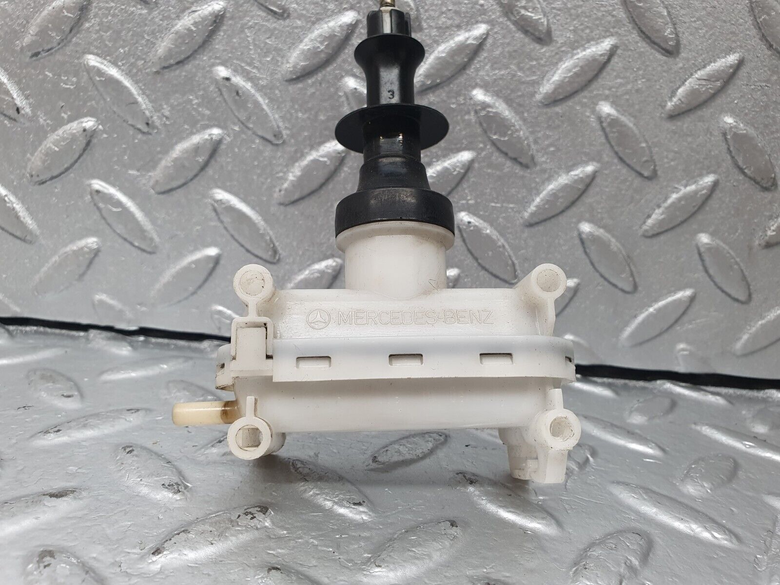 42774 Mercedes-Benz W201 190 2.0L Rear Left Door Lock Vacuum Actuator