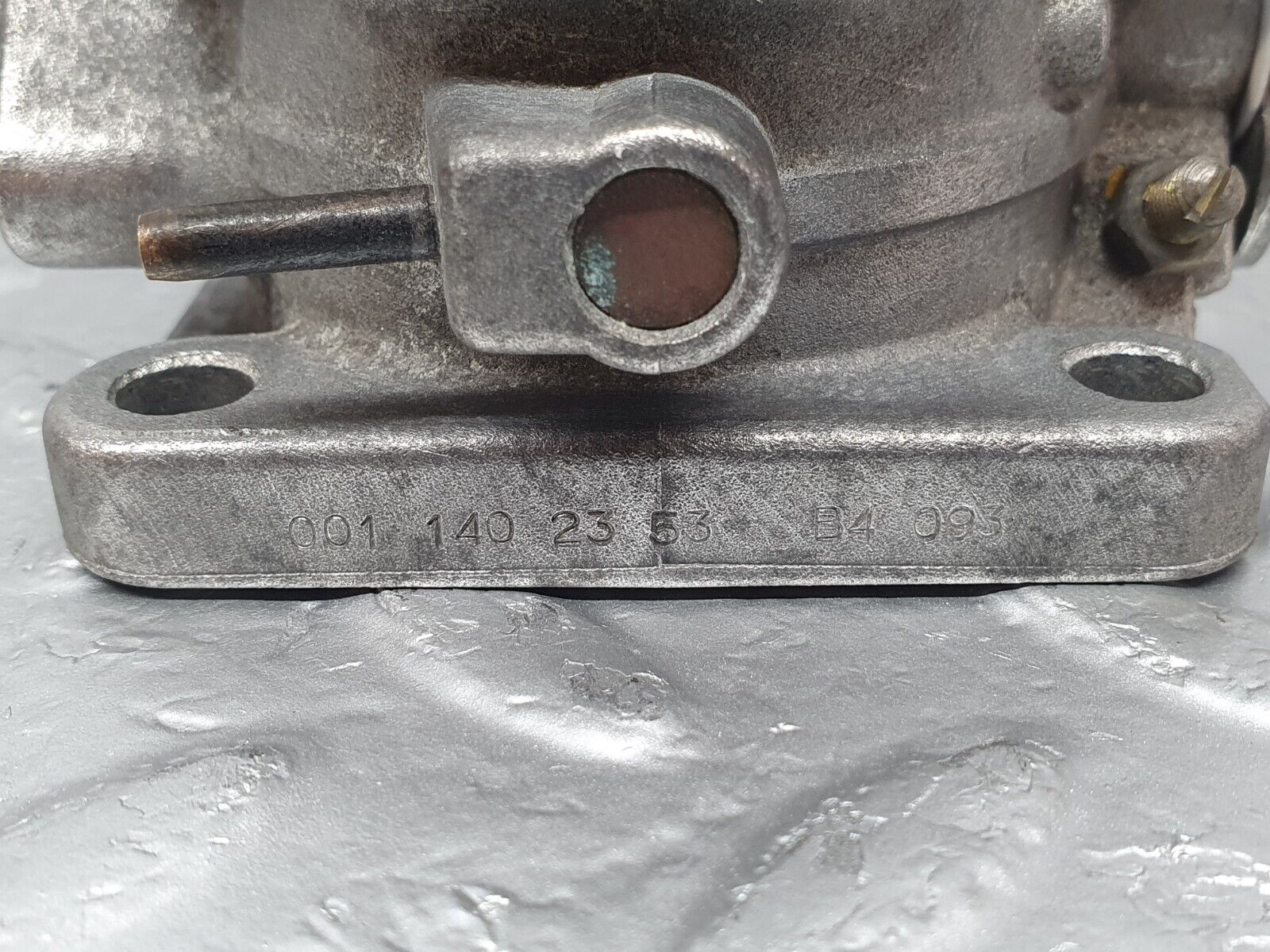 44017 Mercedes-Benz C123 230CE Coupe Throttle Body Valve 0011402353