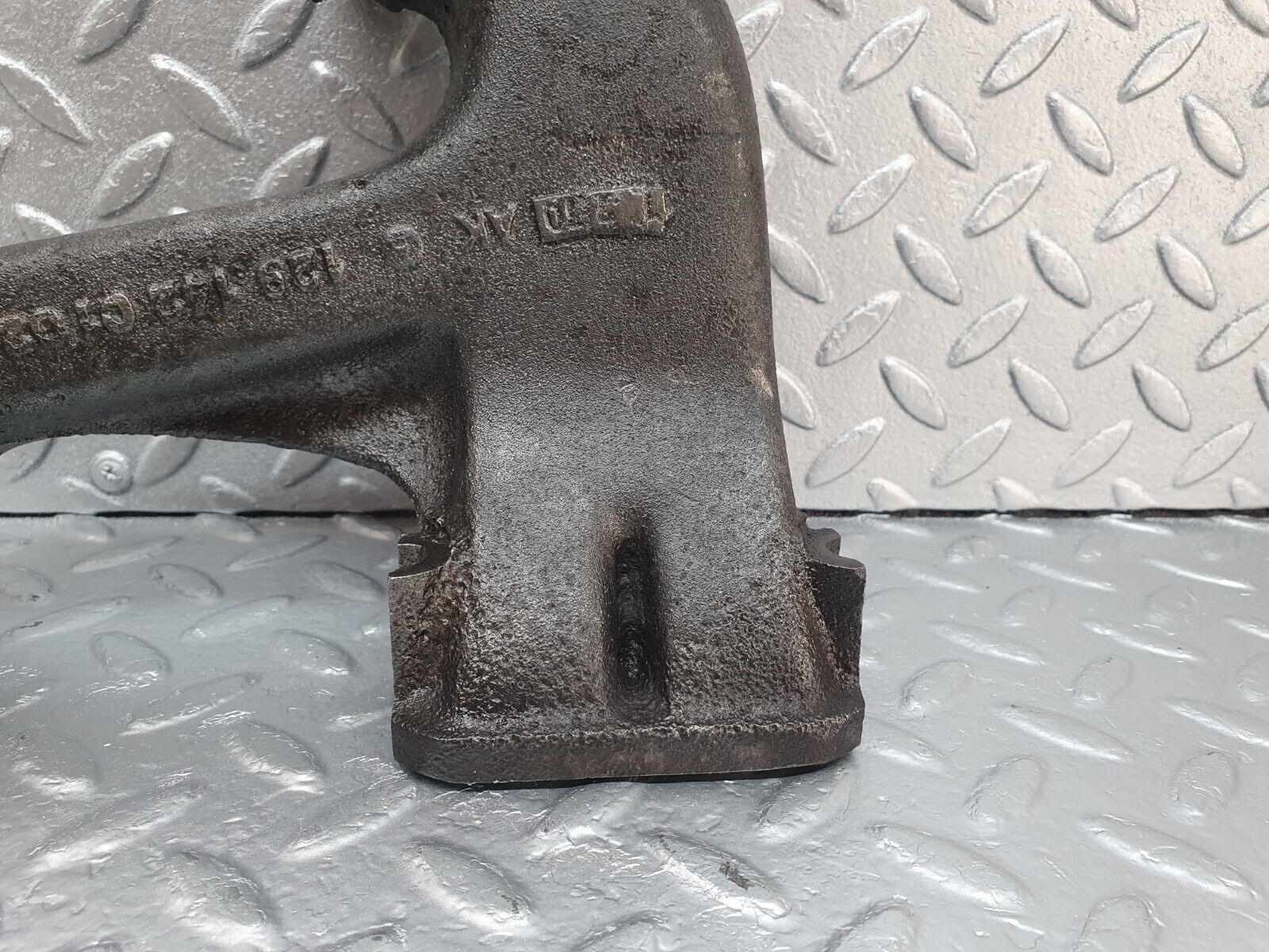 43318 Mercedes-Benz W108 280SE Exhaust Manifold Cylinder 1-3 1291420102