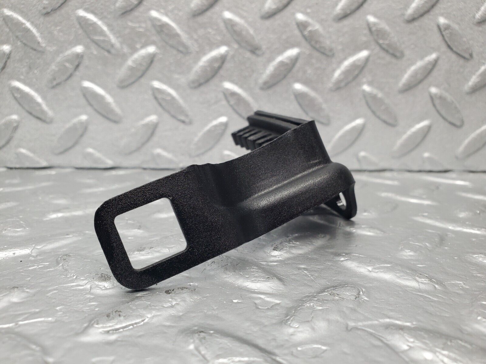 46680 Mercedes-Benz C123 280CE Coupe Ignition Coil Cable Wire Bracket