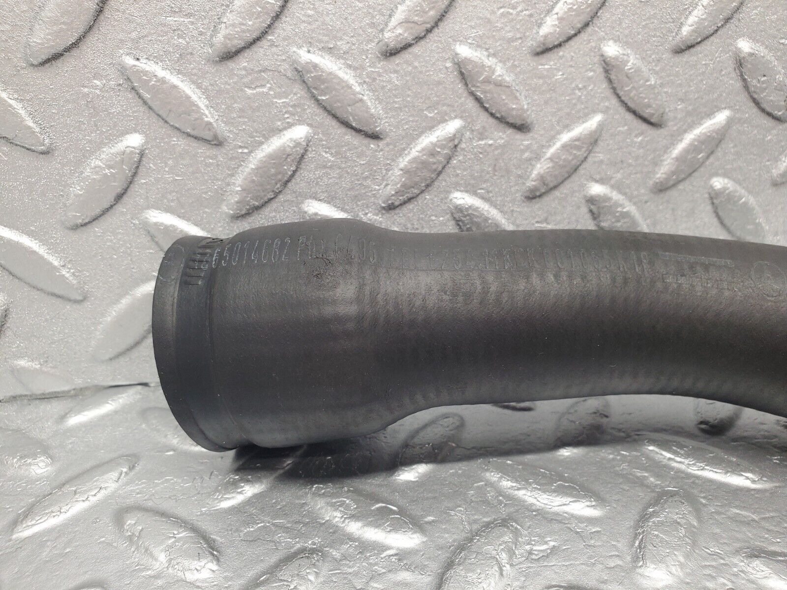 46070 Mercedes-Benz W126 420SE Radiator Hose Pipe 1265014682