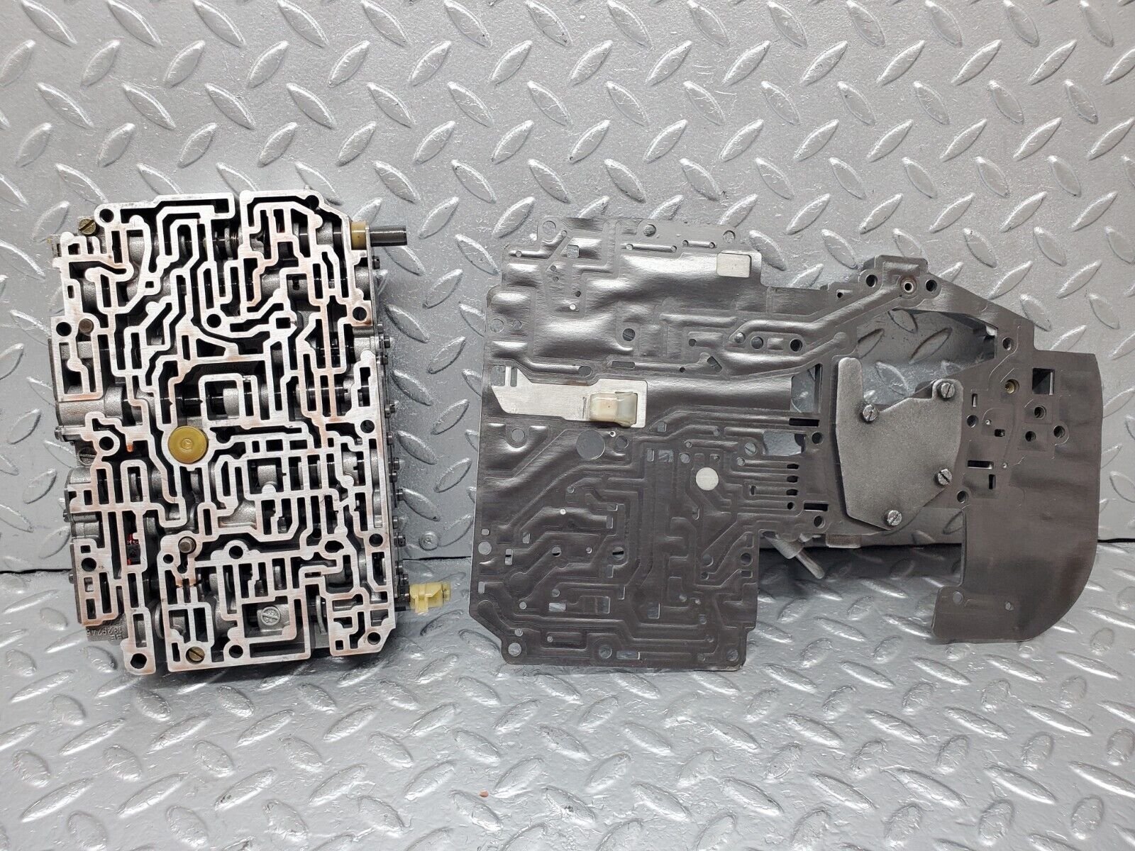 44575 Mercedes-Benz W123 280E Automatic Gearbox Valve Body 722.309 1262703115 1262772901