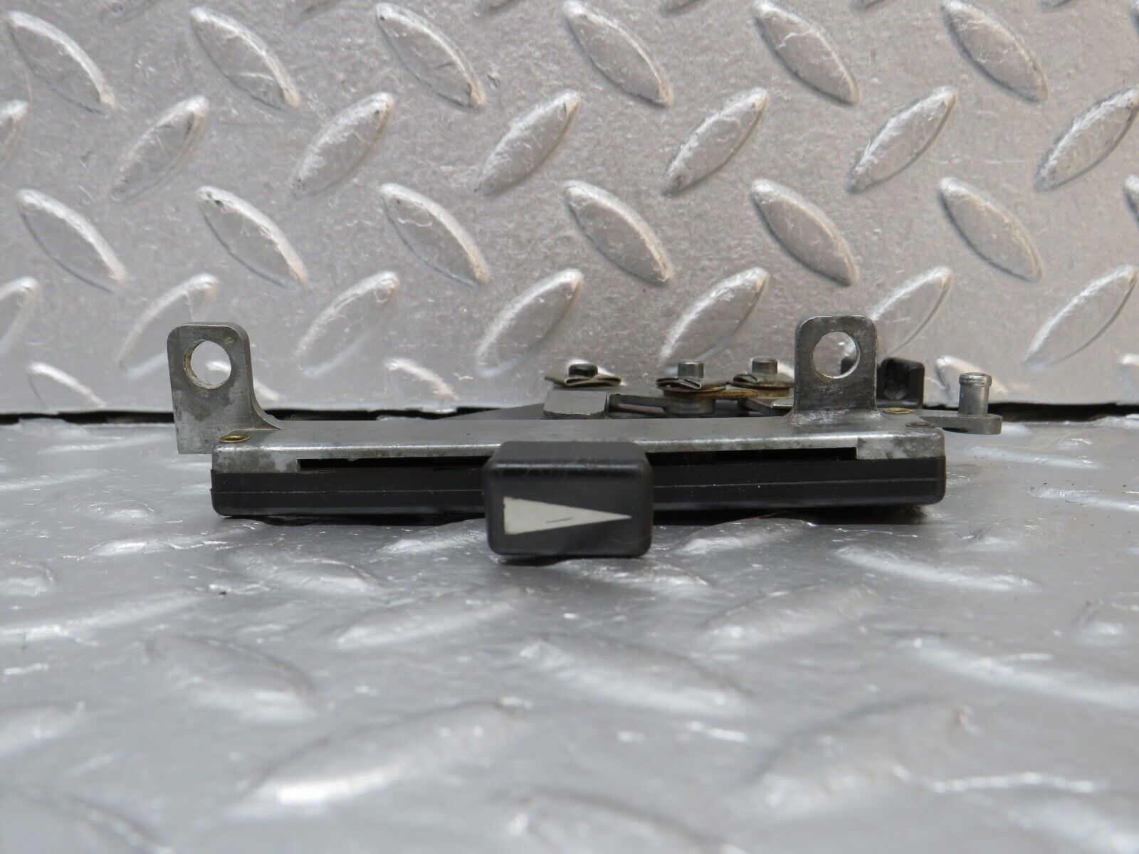 39832 Mercedes-Benz R107 350SL Air Vent Control Lever Right 1078300485