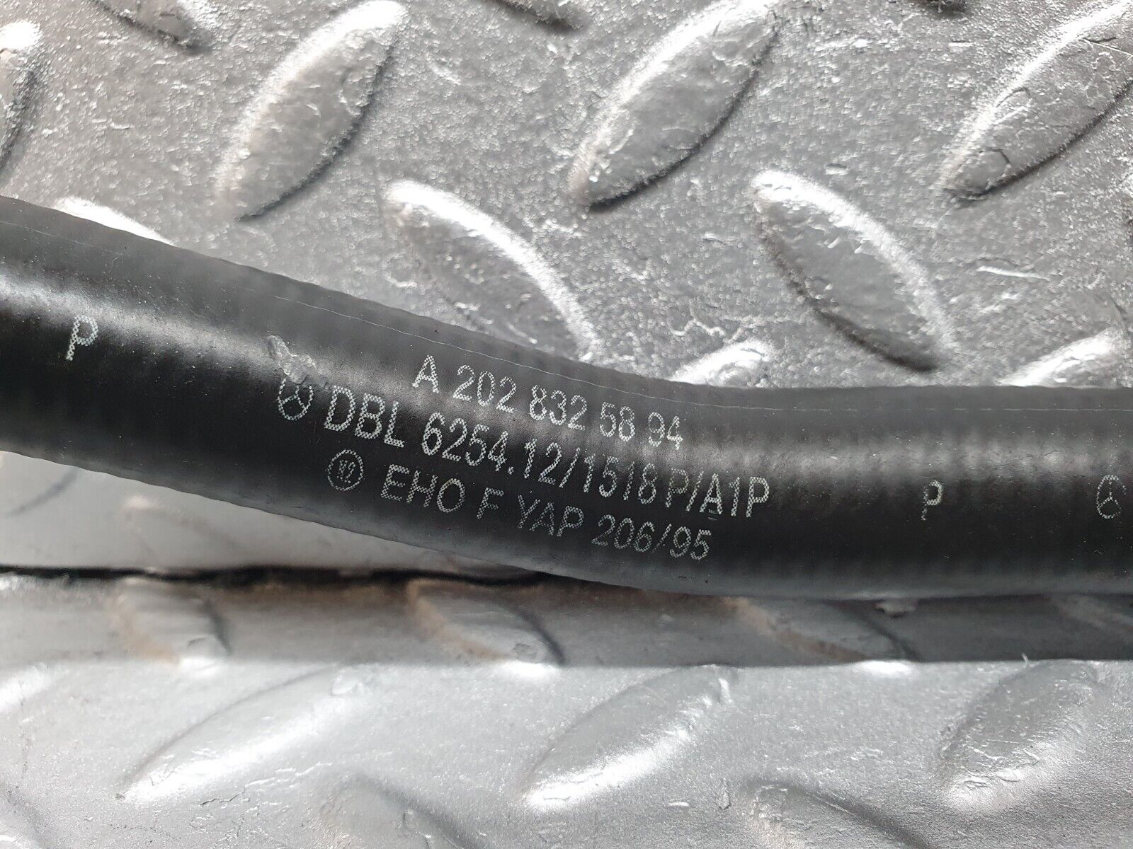 42067 Mercedes-Benz W202 C200 Heater Hose Pipe 2028325994 2028325894 2028325794