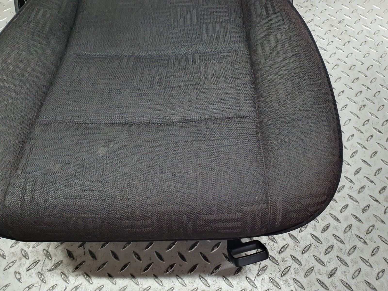 41813 Mercedes-Benz W202 C200 Front Right Passenger Seat