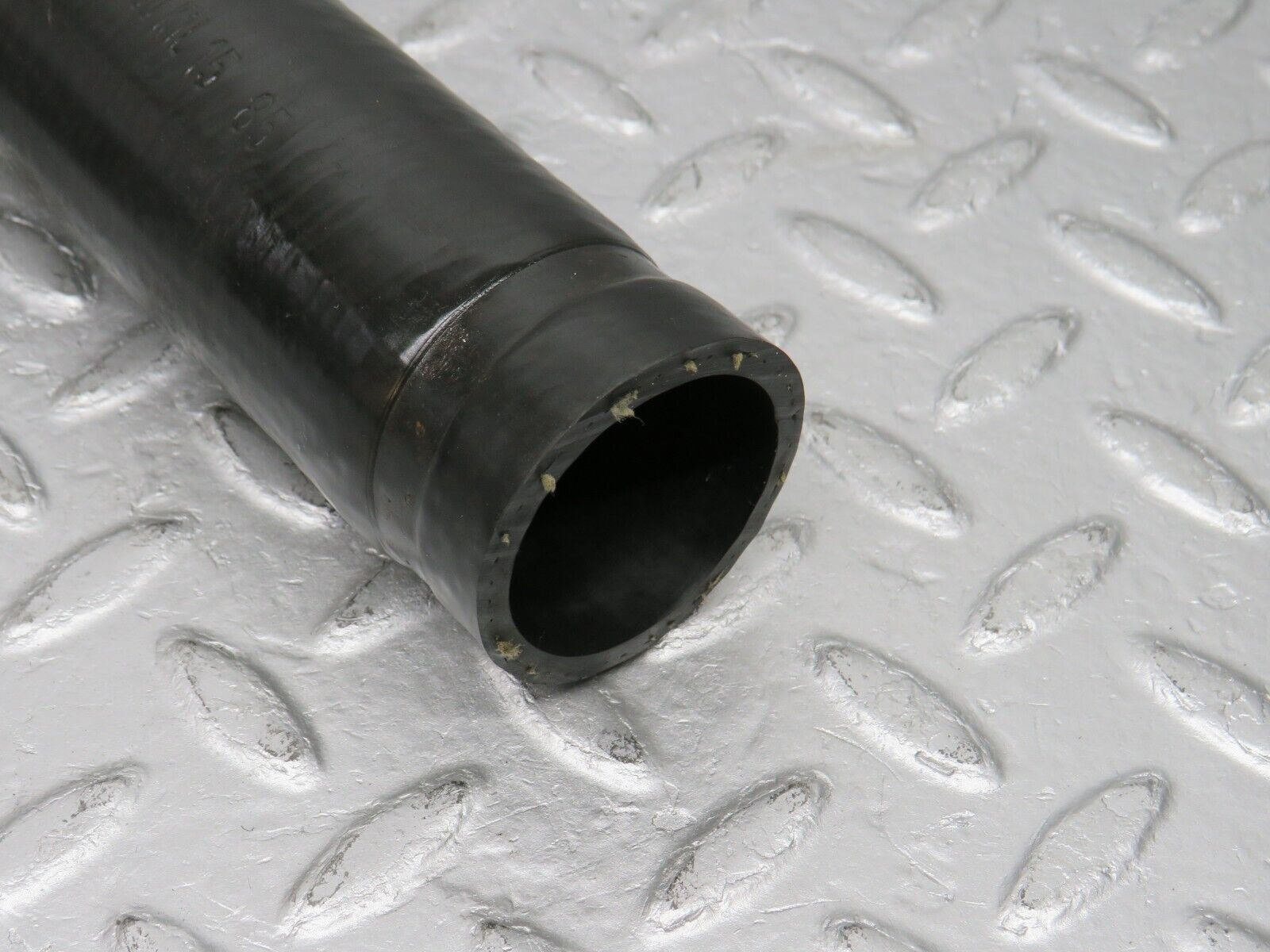 39179 Mercedes-Benz R107 500SL Lower Radiator Hose Pipe 1075011482