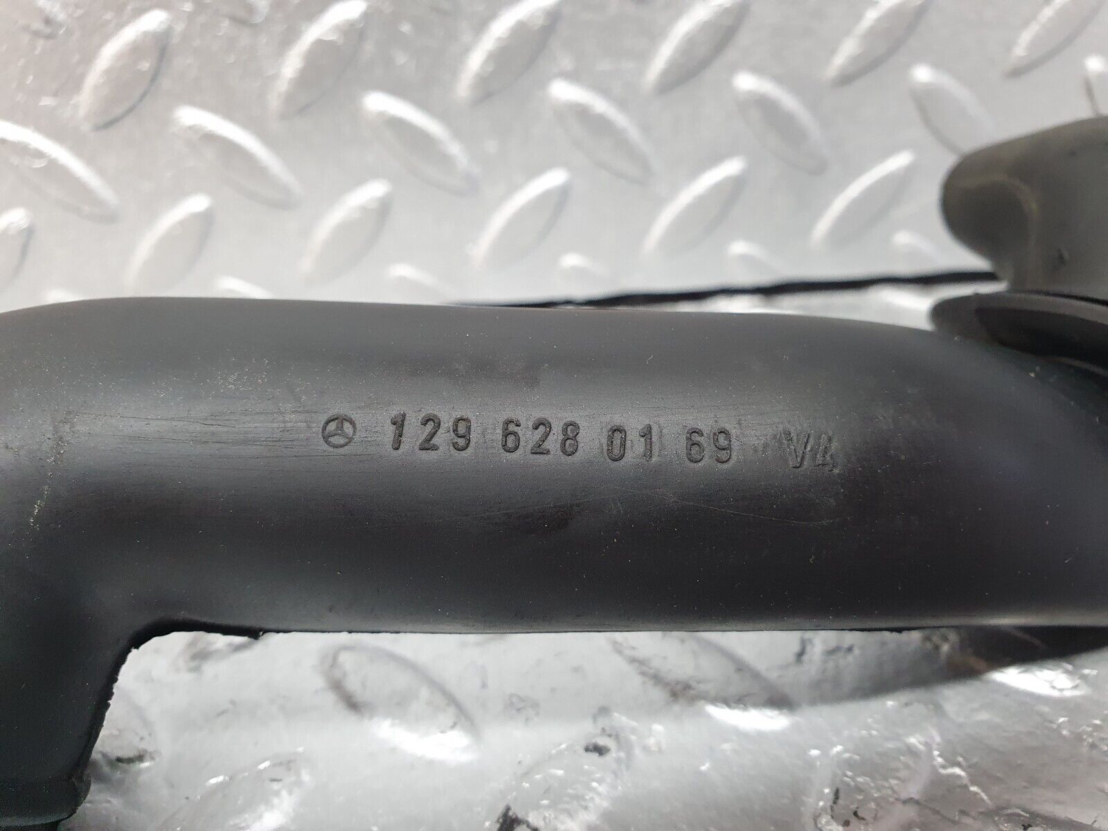 42521 Mercedes-Benz R129 320SL Coupe Heater Drain Pipe 1296280169