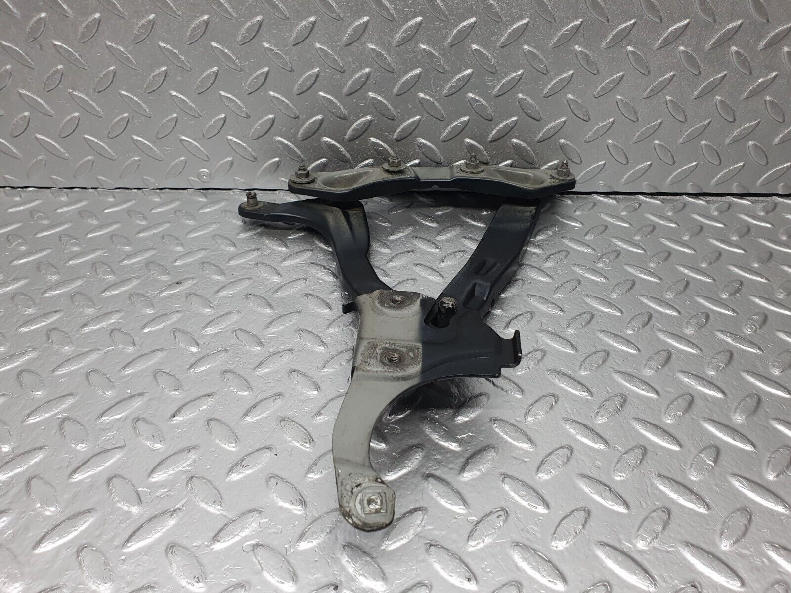 41874 Mercedes-Benz W202 C200 Bonnet Hinge Left Side 2028800128