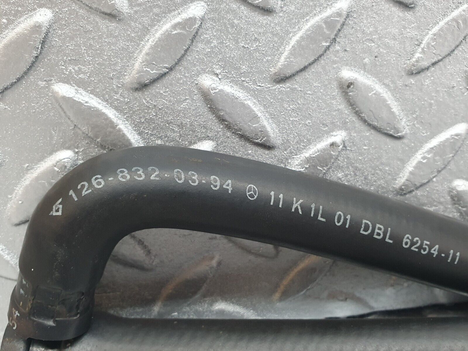 43683 Mercedes-Benz C126 380SEC Coupe Heater Hose Pipe 1268320294 1268320394