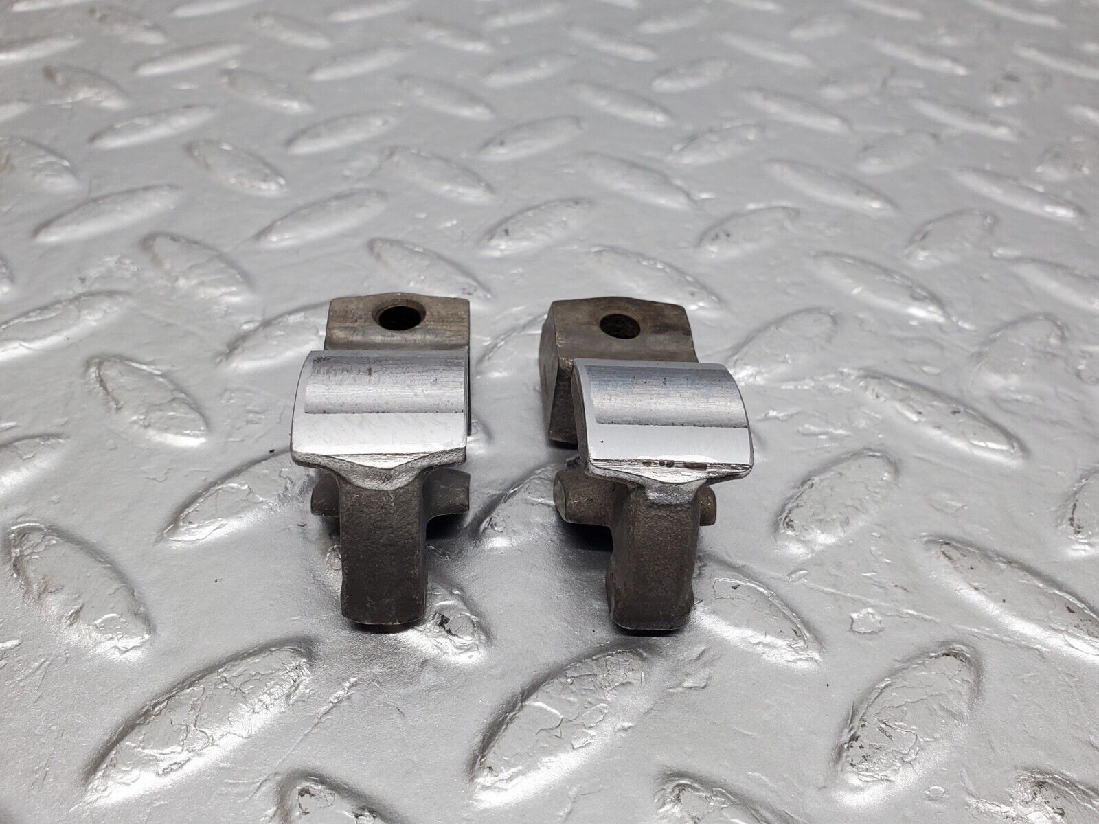 45476 Mercedes-Benz 280E M110.988 Valve Rocker Arm With Retaining Spring