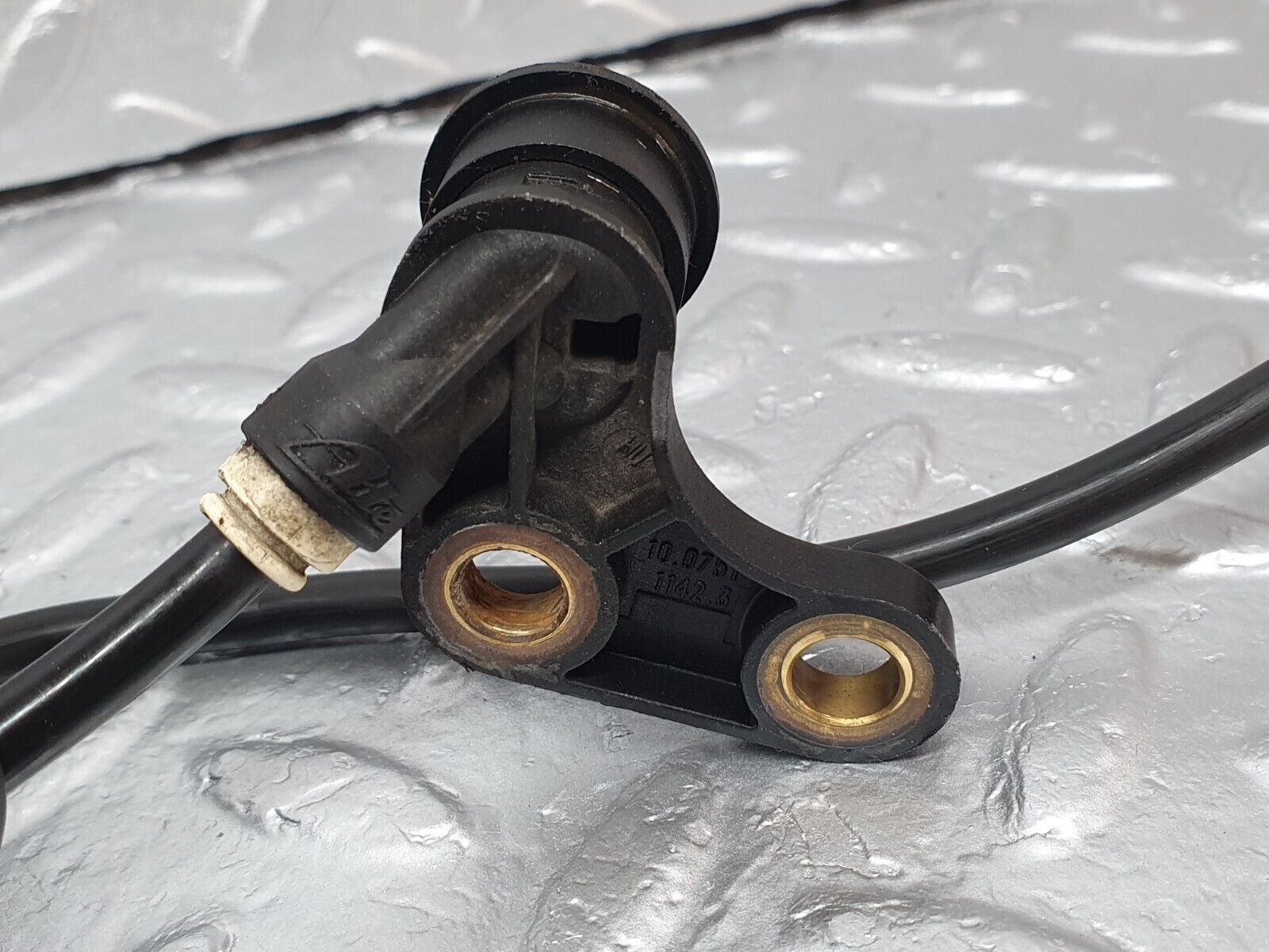 42117 Mercedes-Benz W202 C200 ABS Sensor Speed Sensor Right Side 2025402417