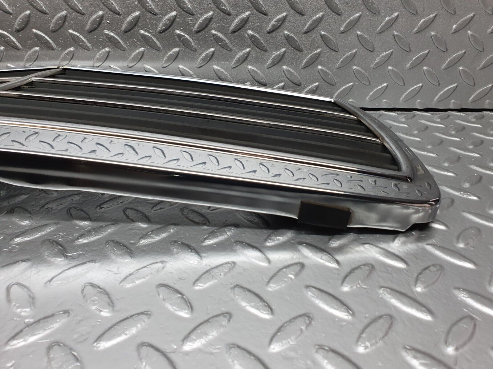 41801 Mercedes-Benz W202 C200 Bonnet Grill Chrome 2028880323