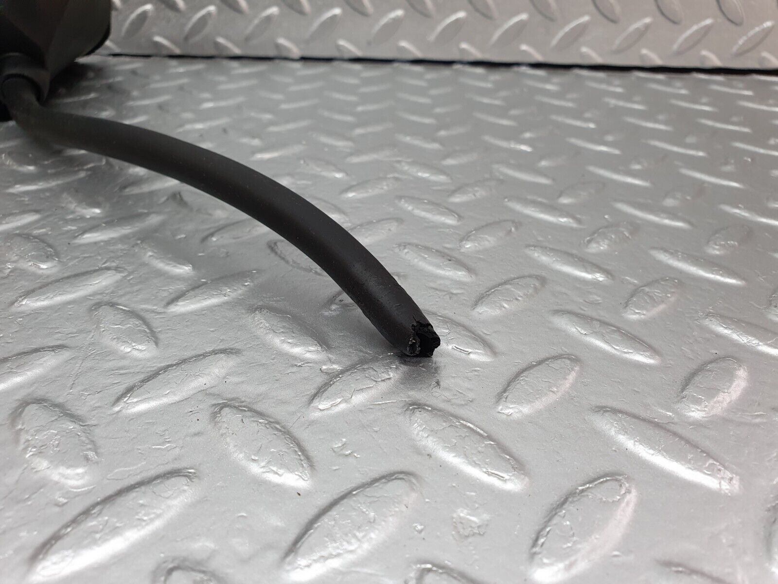 42197 Mercedes-Benz R129 320SL Coupe Roof Folding Lift Cylinder Cover Left 1297700362