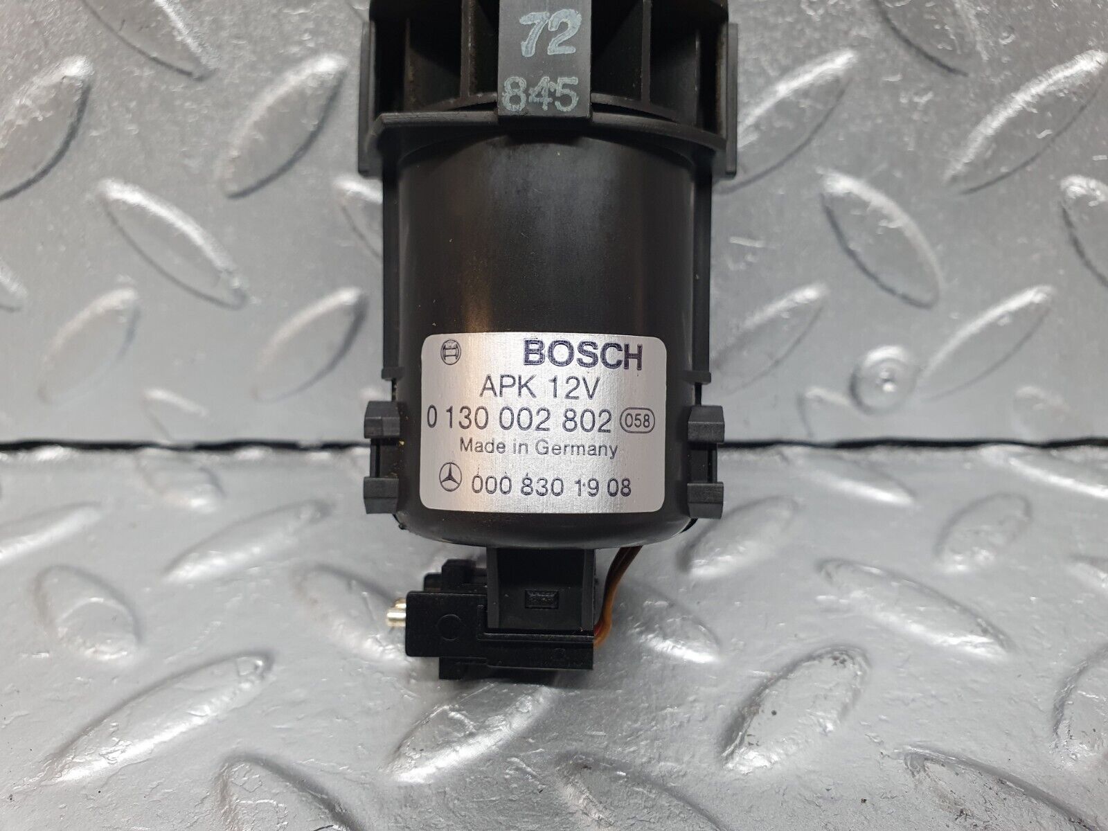 41670 Mercedes-Benz W124 200E Temperature Sensor Bosch 0008301908 0130002802