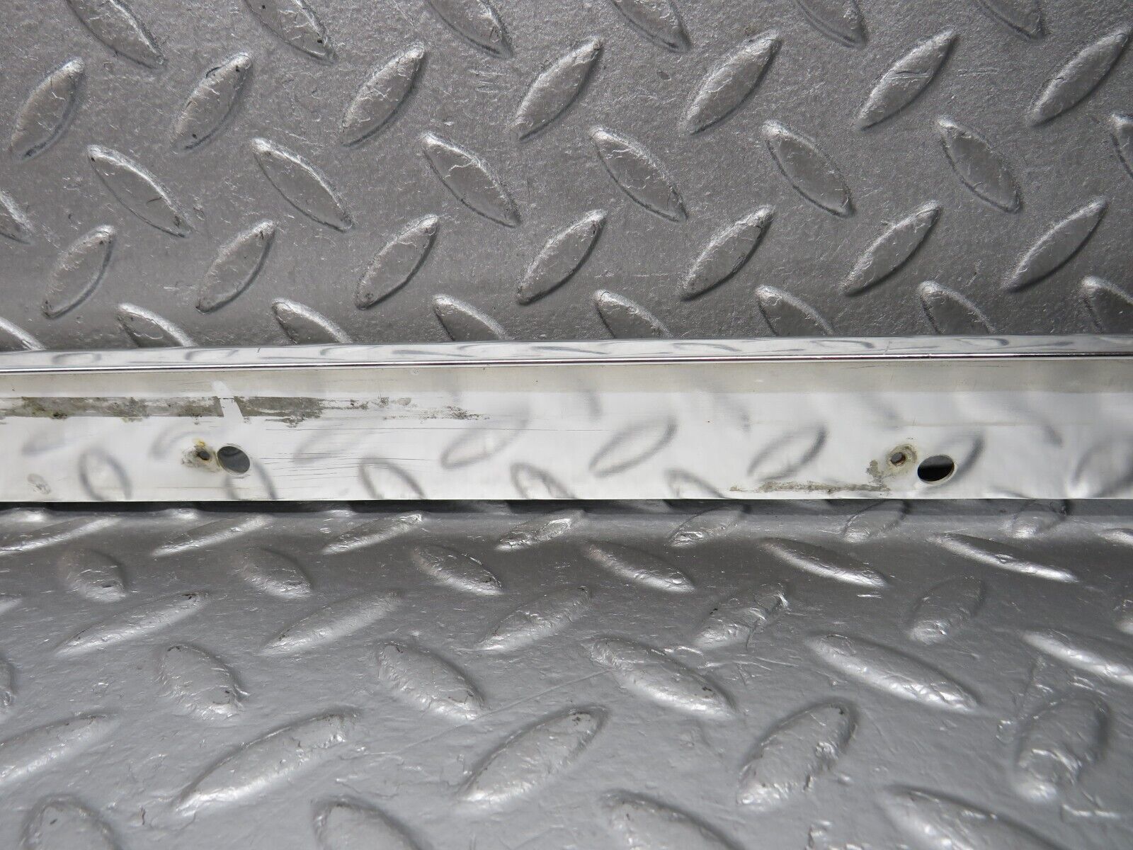 39862 Mercedes-Benz R107 350SL Hardtop Chrome Trim Right Side