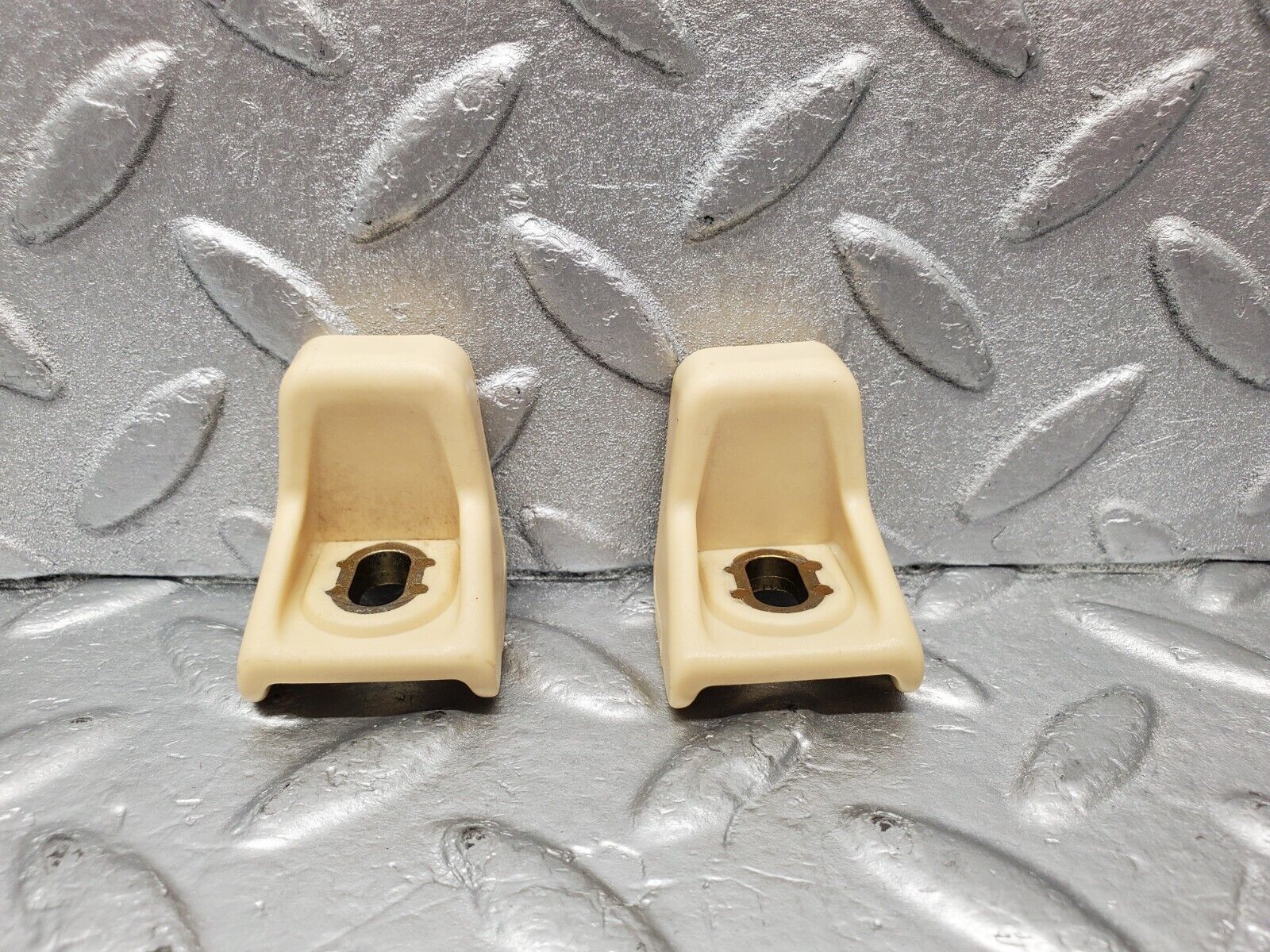 47008 Mercedes-Benz R129 320SL Coupe Rear Seat Holder