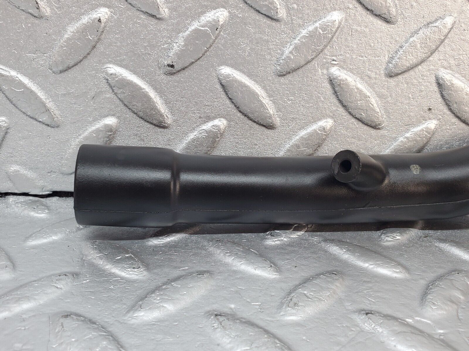 45602 Mercedes-Benz W126 420SE Crankcase Breather Hose 1160940791