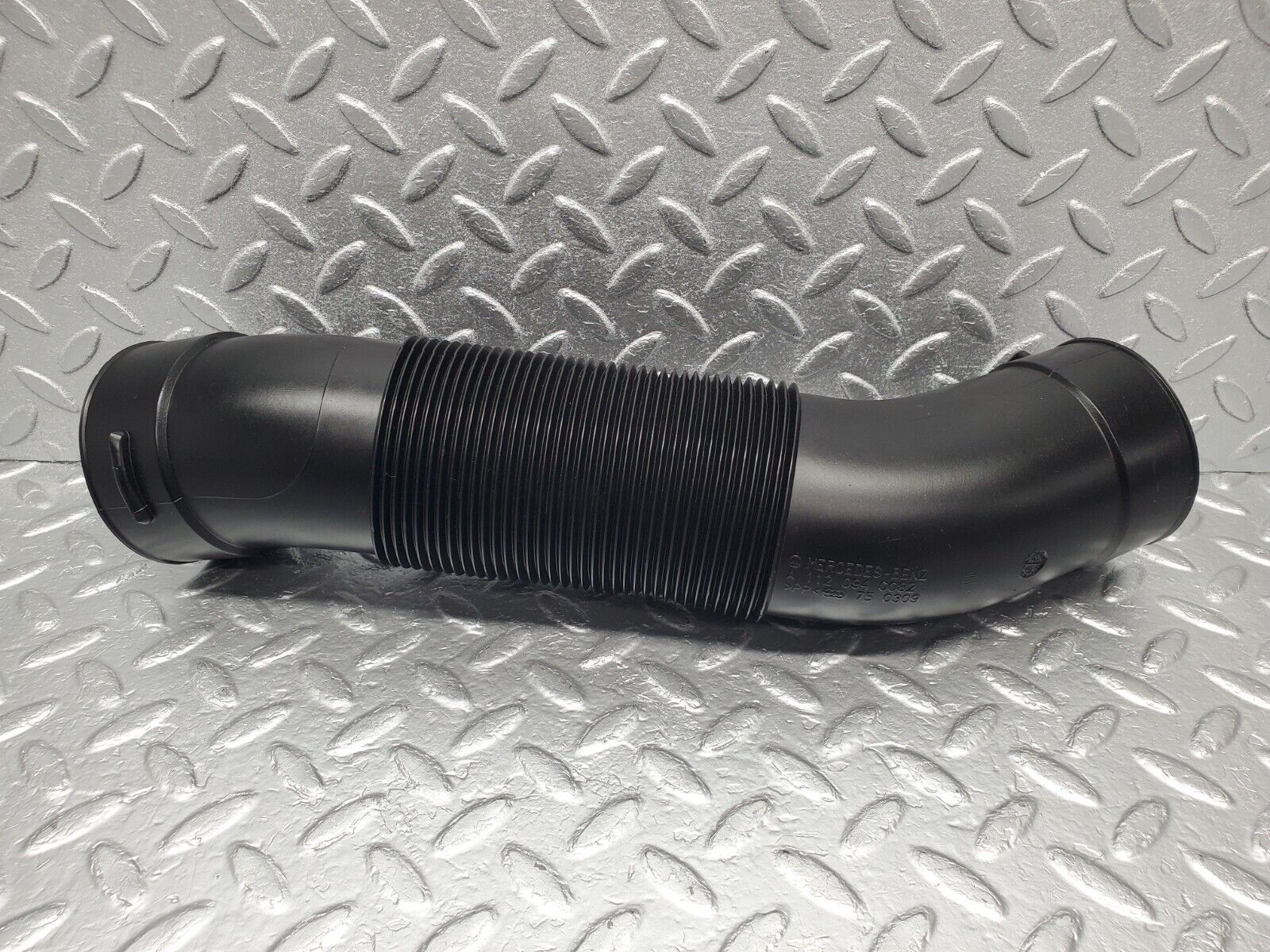 46843 Mercedes-Benz R129 320SL Coupe Air Intake Suction Pipe Right 1120940082