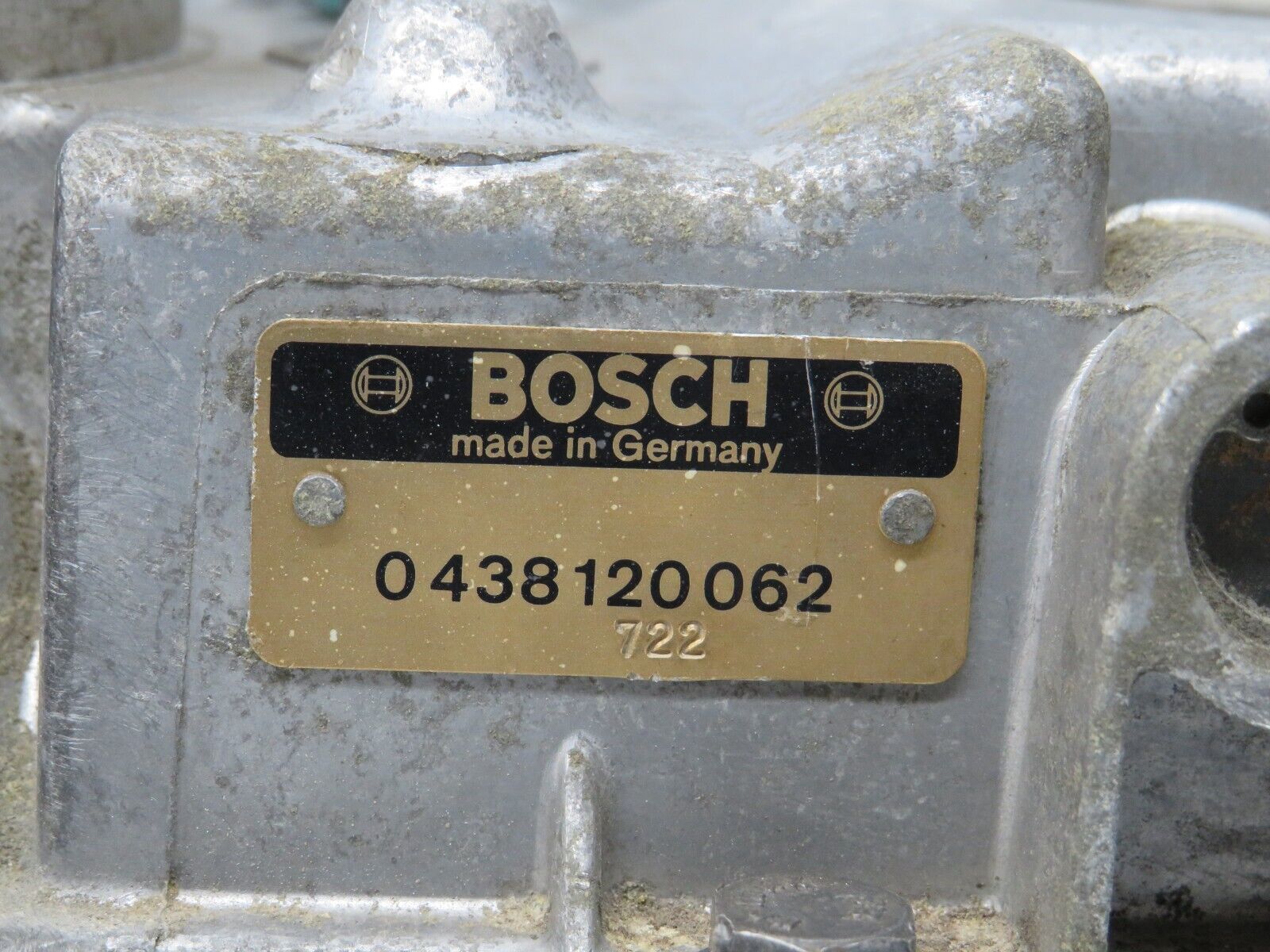 40054 Mercedes-Benz R107 350SL Air Flow Mass Meter Sensor Bosch 0438120062 1171410590