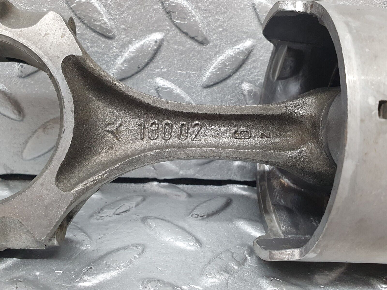 43870 Mercedes-Benz W108 280SE Piston With Connecting Rod 87.47 mm 13002