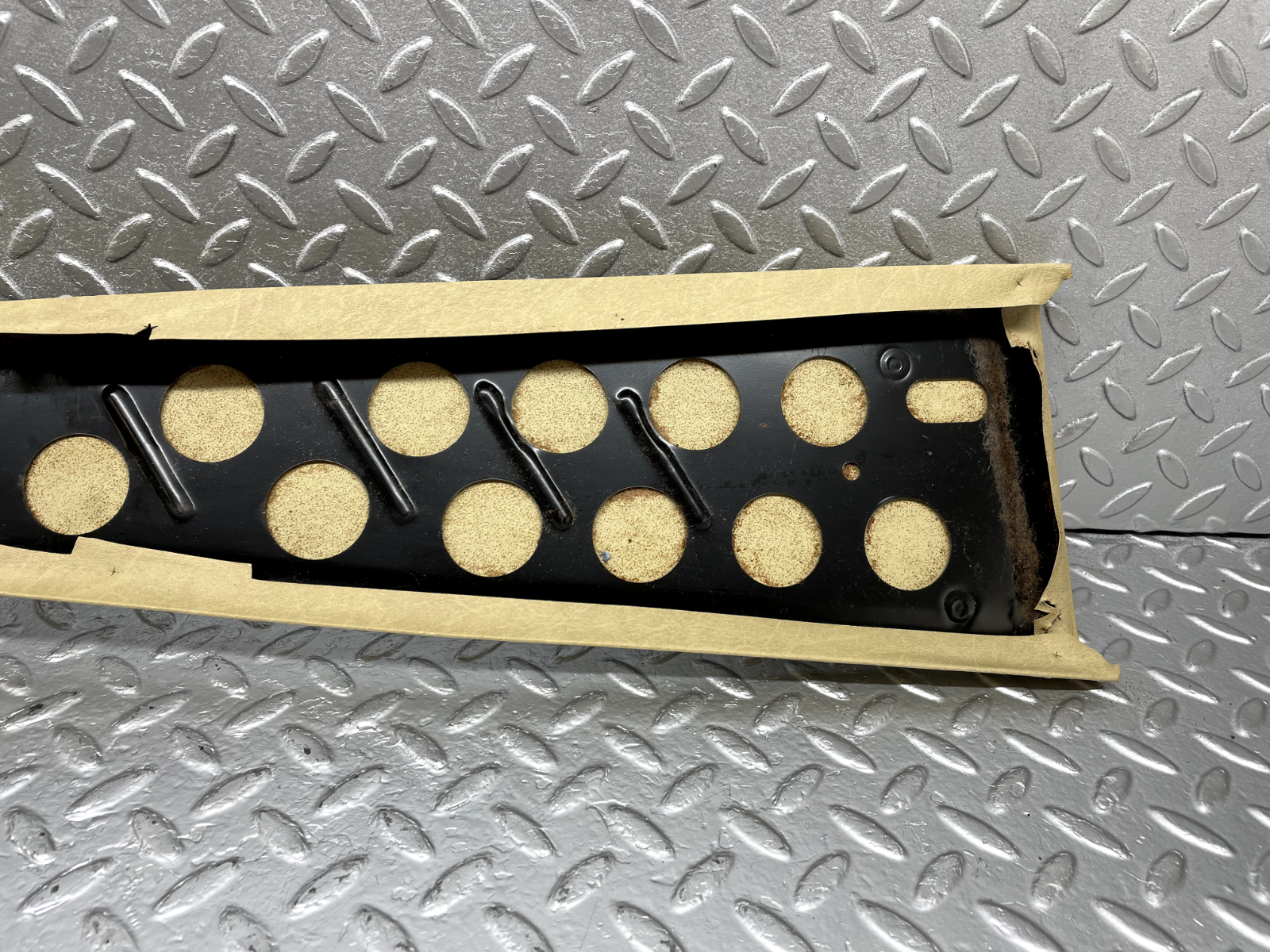 44252 Mercedes-Benz W123 280E B Pillar Cover Left Beige