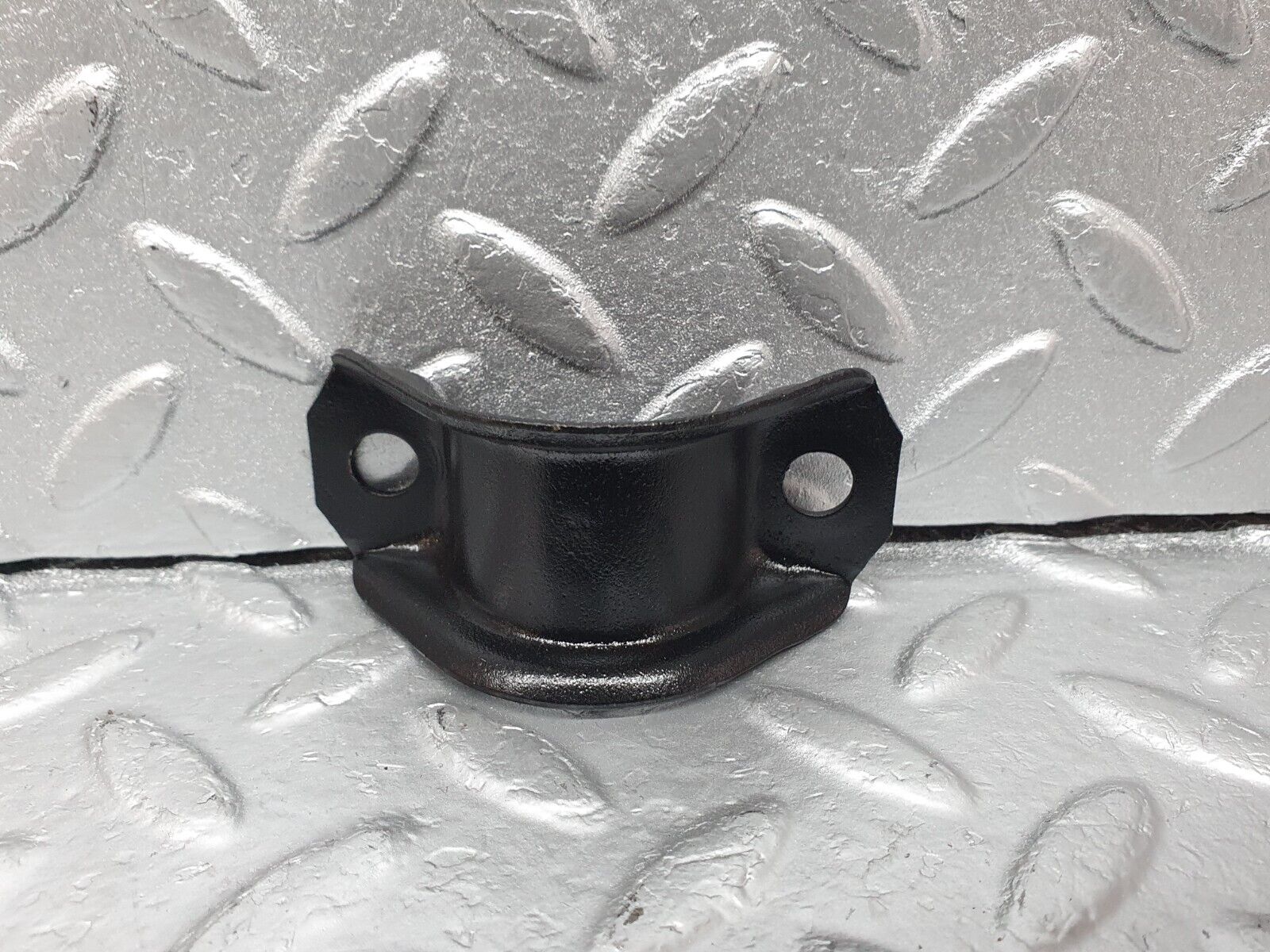 42120 Mercedes-Benz W202 C200 Anti Roll Bar Holder Bracket Front Right