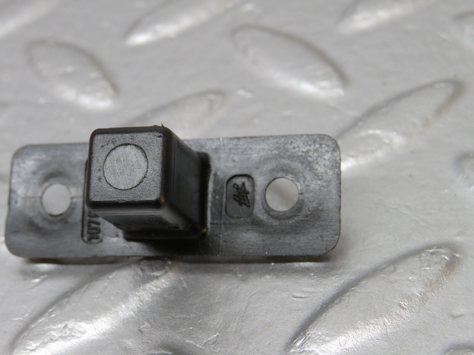 39837 Mercedes-Benz R107 350SL Glove Box Lock 1076890025