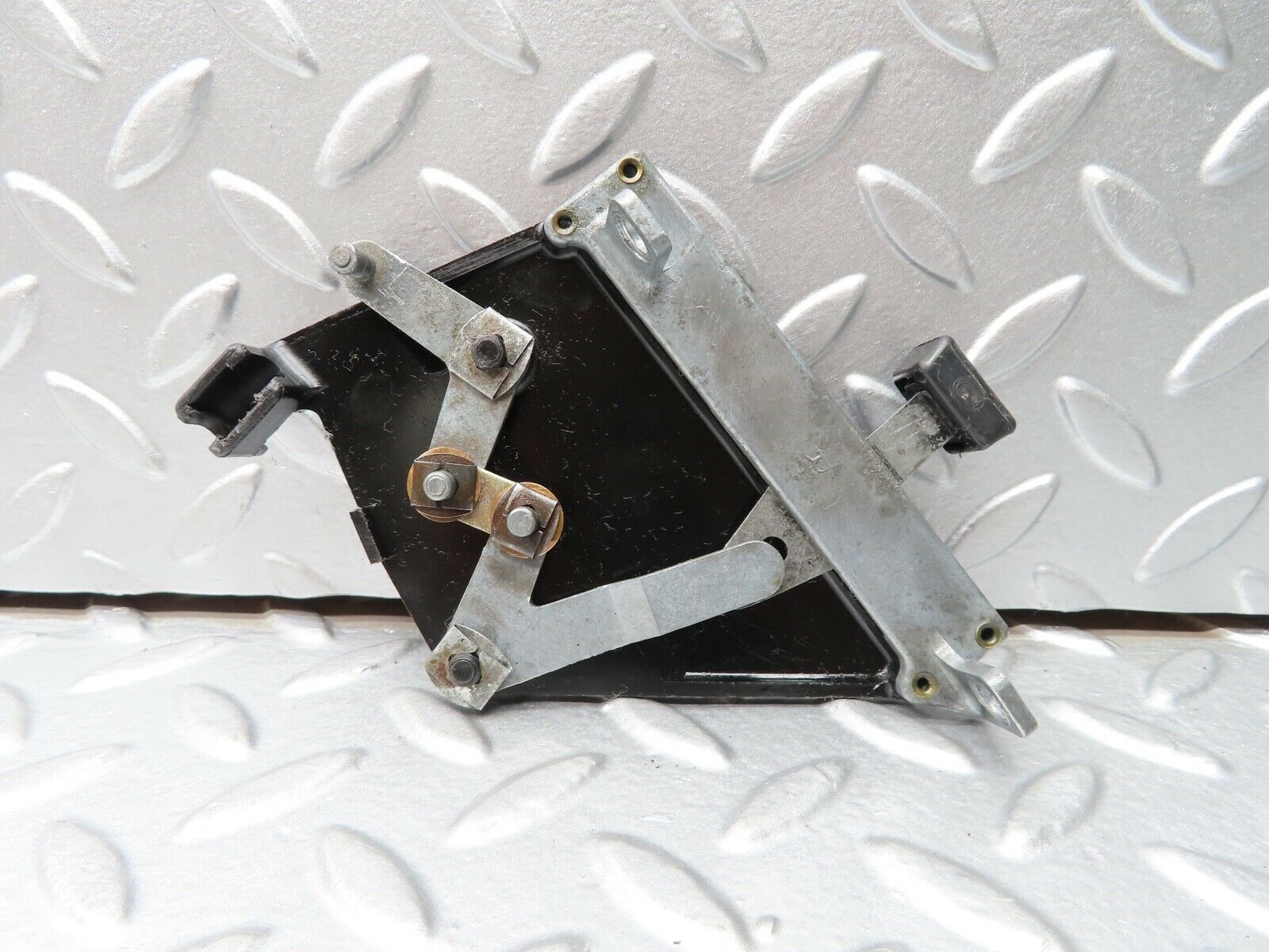 20590 Mercedes-Benz R107 450SL Air Vent Control Lever Right 1078300485